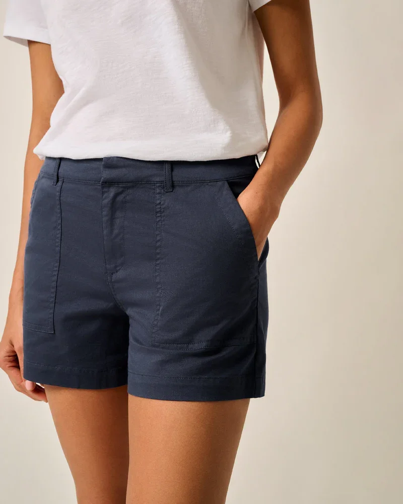 SP25_WOMENS_OF_SURPLUSCARGOSHORT_JWSH100030_ADMIRAL_068_ed1e0a65-1c4c-46bd-9b46-20c135edbf0c.jpg.webp
