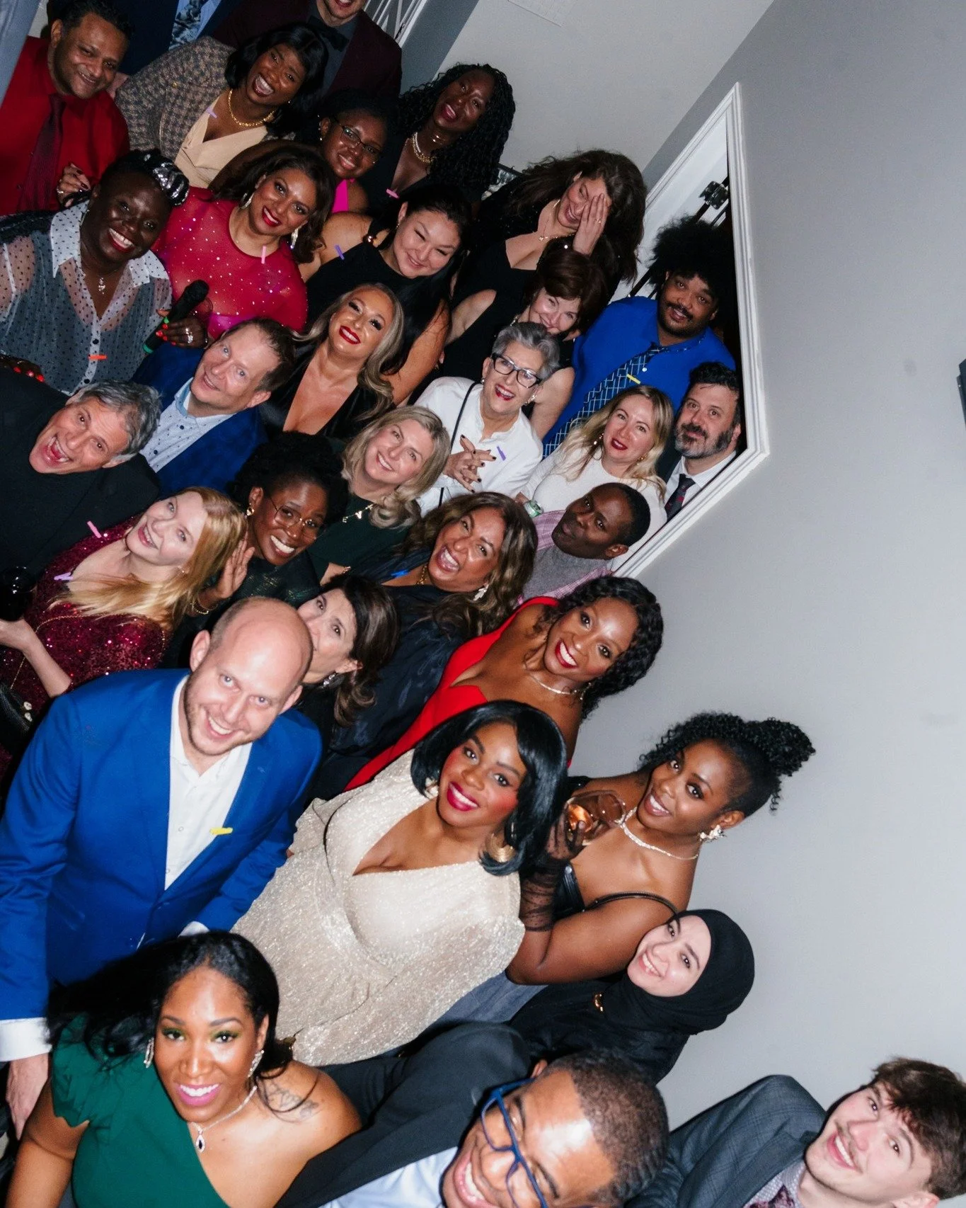 Circles.  A group of people where conversation happens.

Meaningful conversation, mind opening conversation, sometimes posing a question and sometimes narrating an experience.  Conversation is only meaningful when there is deep listening, even meta l