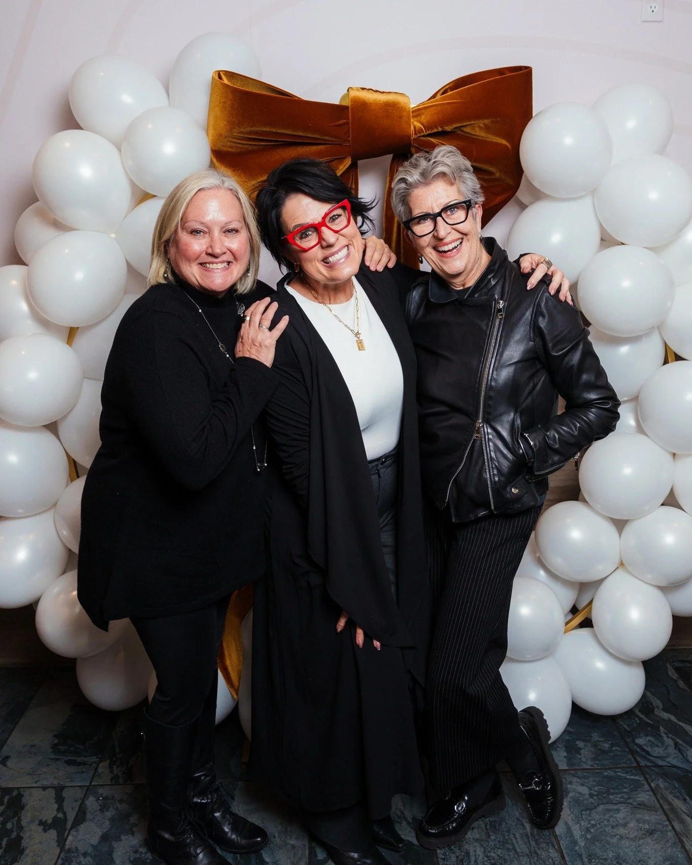 Do you know what is easy?

Everything, if you are in the room with the right women, working on what is important, and celebrating each other.

The Founder's Blueprint, hosted by Cindy @evolve_consulting_co  and Grace @daylightgrill with a stellar lin