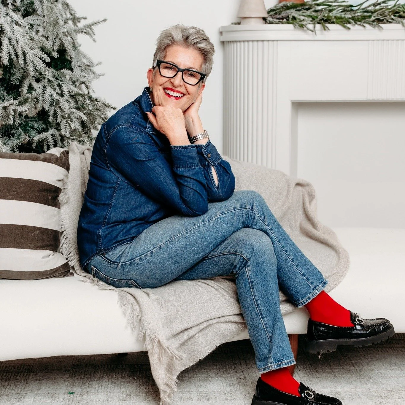 Faves and Saves.

So many adventures in the first bit of December. 

A Christmas shoot with @matko.photo 
Making angels with Ella (very appropriate)
Matchas and photo booth hilarity at Rooneys with @rmt.elizabeth 
A night on the town - oh hey Union S