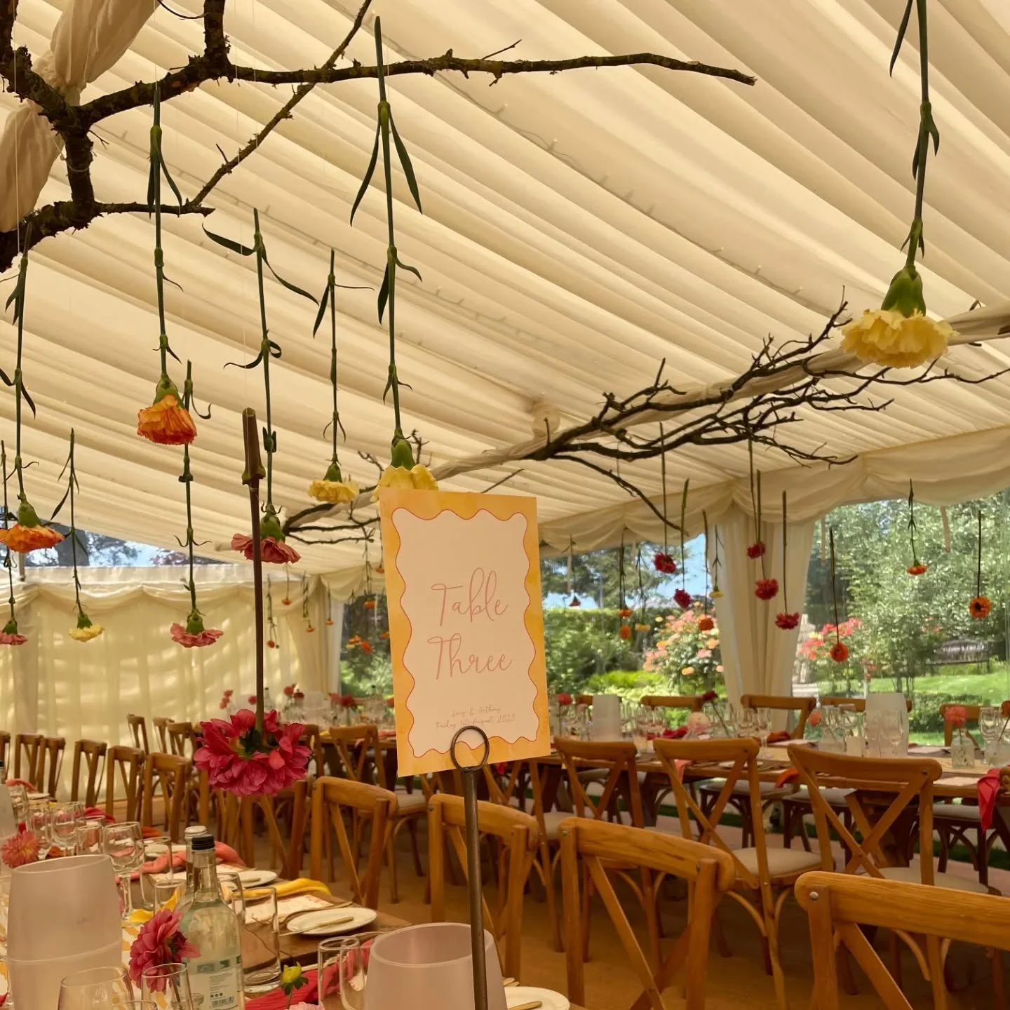 Wishing Lucy and Anthony huge congratulations on their beautiful wedding today! Beautiful sunset summer colours. Thank you for letting MaisieMooDesigns be part of your big day ❤️ 
Suppliers
@marqueesolutions 
@samanthaboonweddingcakedesign 
@muse.m