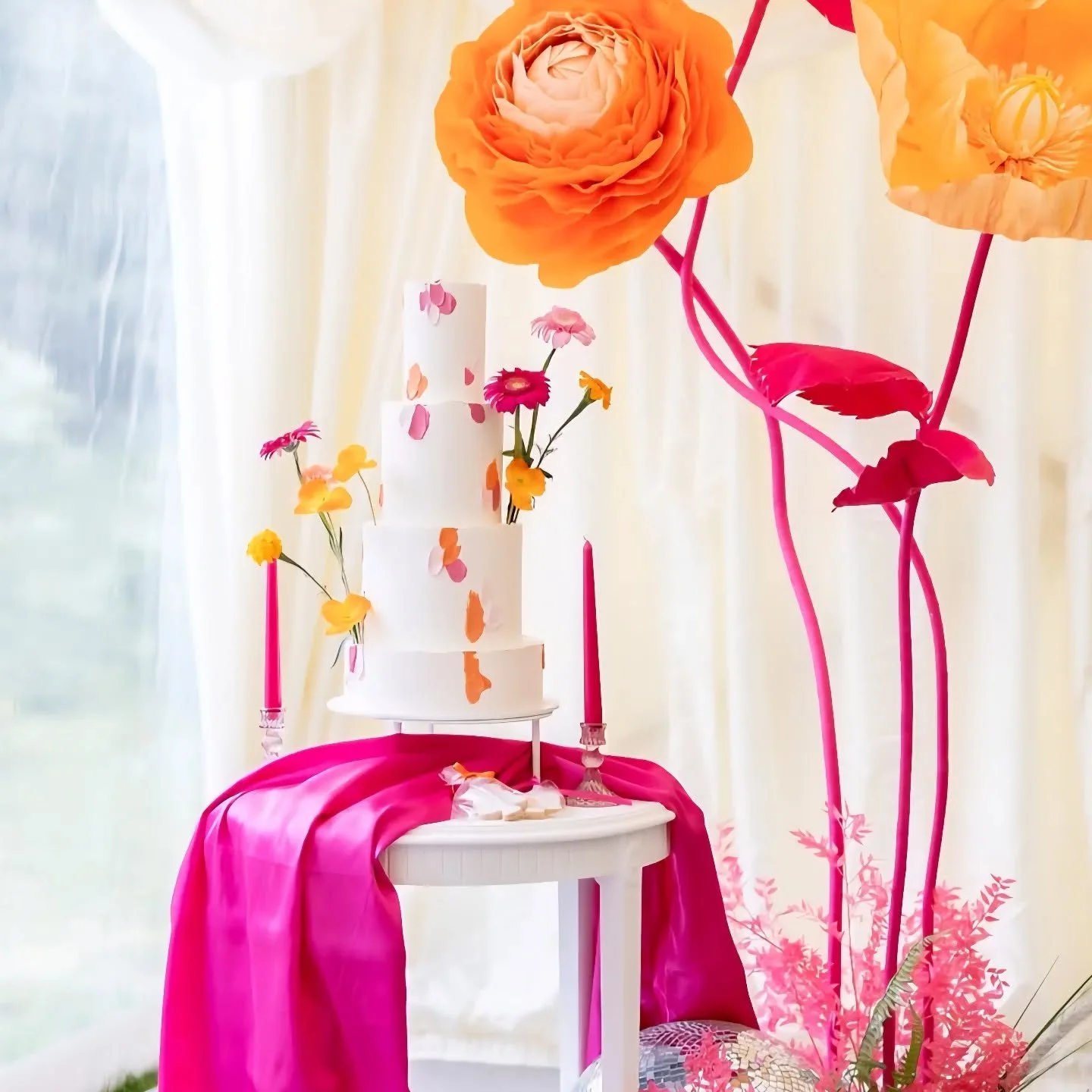 Snap from last weekend's @marqueesolutions Wedding Showcase. Beautiful cake by @samanthaboonweddingcakedesign and flowers by @muse.morethanflowers
www.MaisieMooDesigns