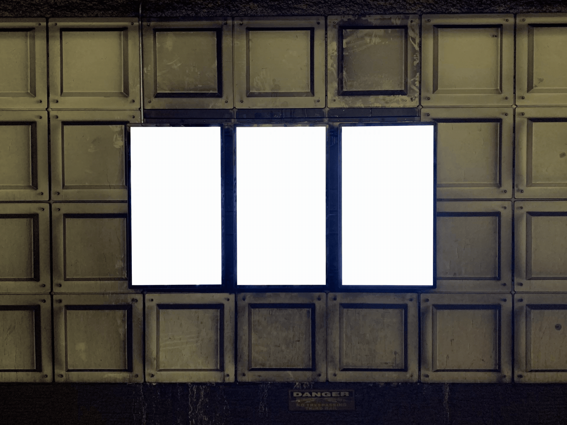 DES-Billboard-Broadway Mock-Up-2023-V2.gif