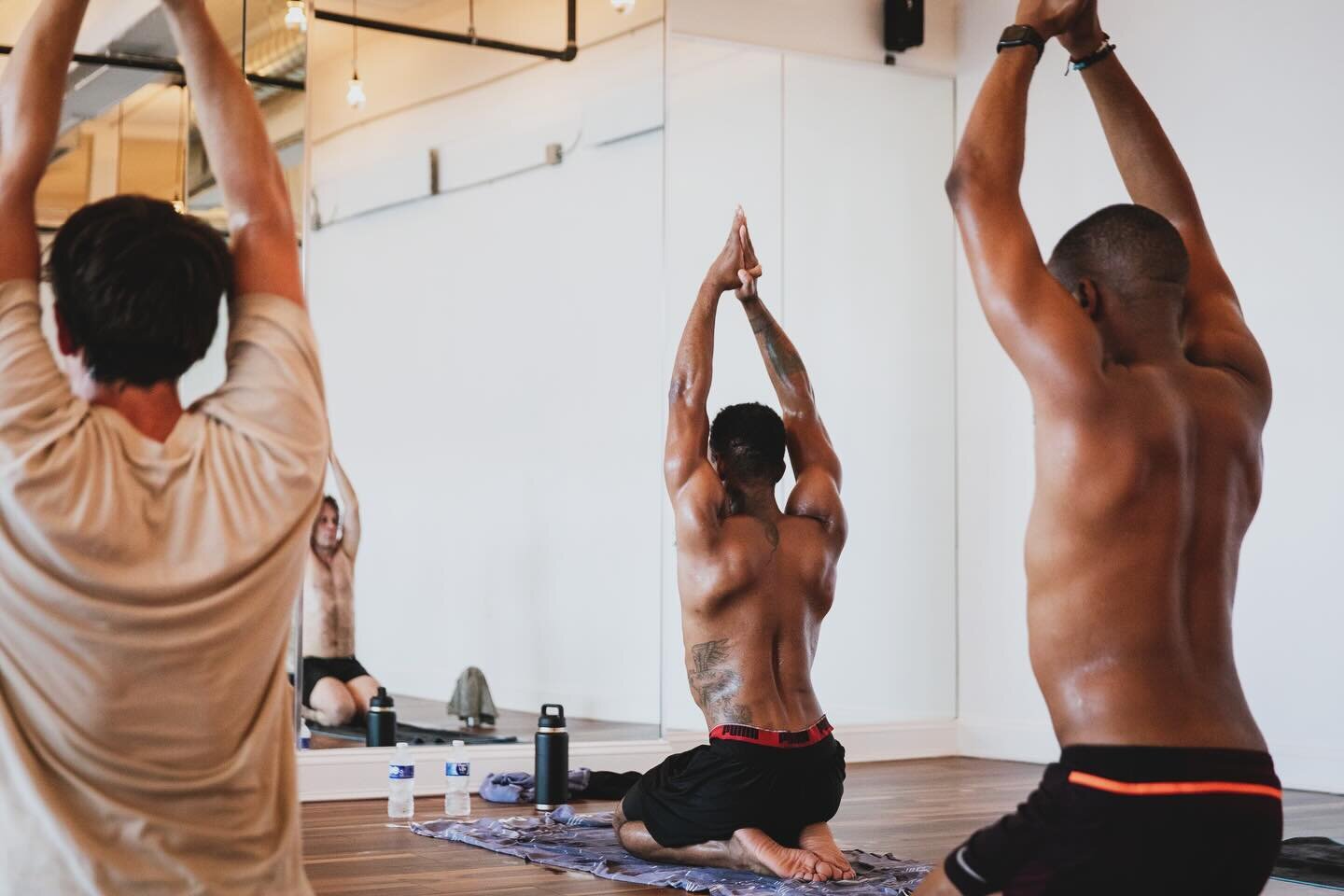 Good morning and happy weekend all 💫 
Today is a great day to start your yoga journey. Head over to our website now to read all about our in-studio and virtual classes. We look forward to welcoming you all to @yogatribebrooklyn 🧘 🧘&zwj;♀️ 🧘&zwj;♂