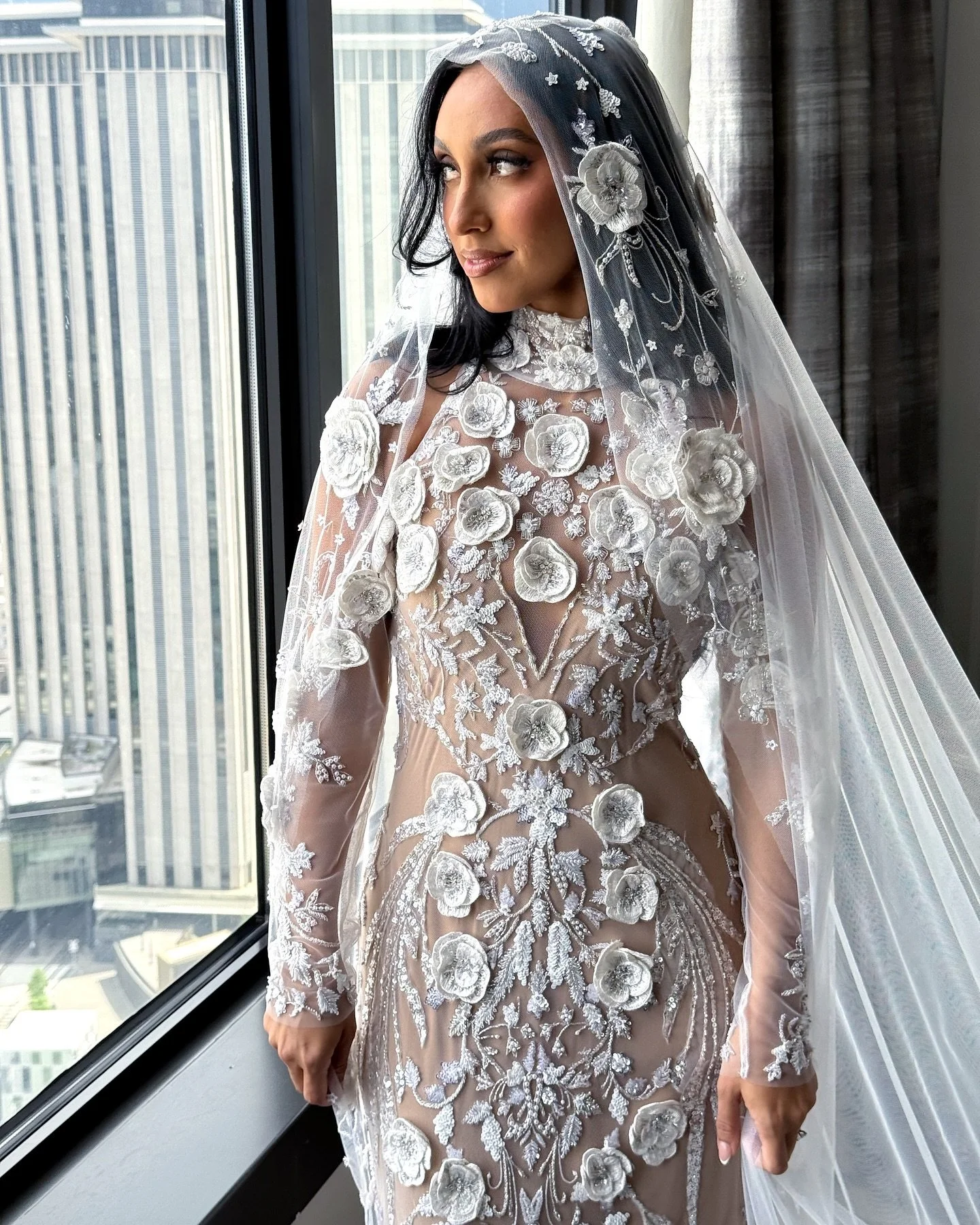 Millie&rsquo;s getting ready moments ✨💎🤍

Planning | @elysejenningsweddings 
Photography | @haizeamariti_photography 
Film | @mauririnaldi_weddingfilms 
Beauty | @virgobeautystudio 
Gown &amp; Veil | @pedramcouture 
Engagement Ring &amp; Band | @ra