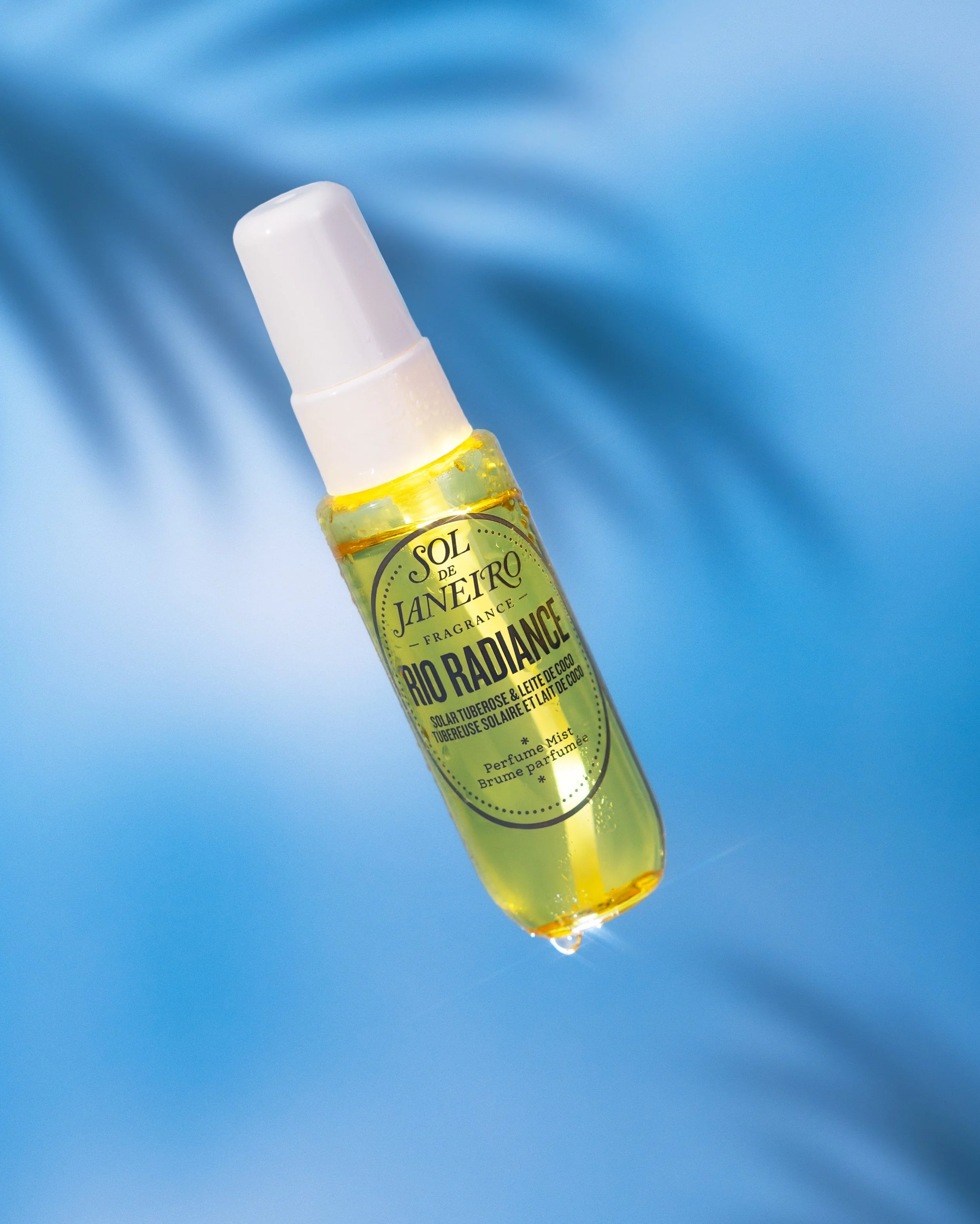 RADIANCE☀️🌊 @soldejaneiro @clubbackdrops 
Result ➡️ Workflow ➡️ BTS
Need a photographer/videographer? Contact me via email andreottmail@gmail.com
.
.
#ottawa #ottawaproductphotographer #ottawaproductphotography #soldejaneiro #soldejaneirorioradiance