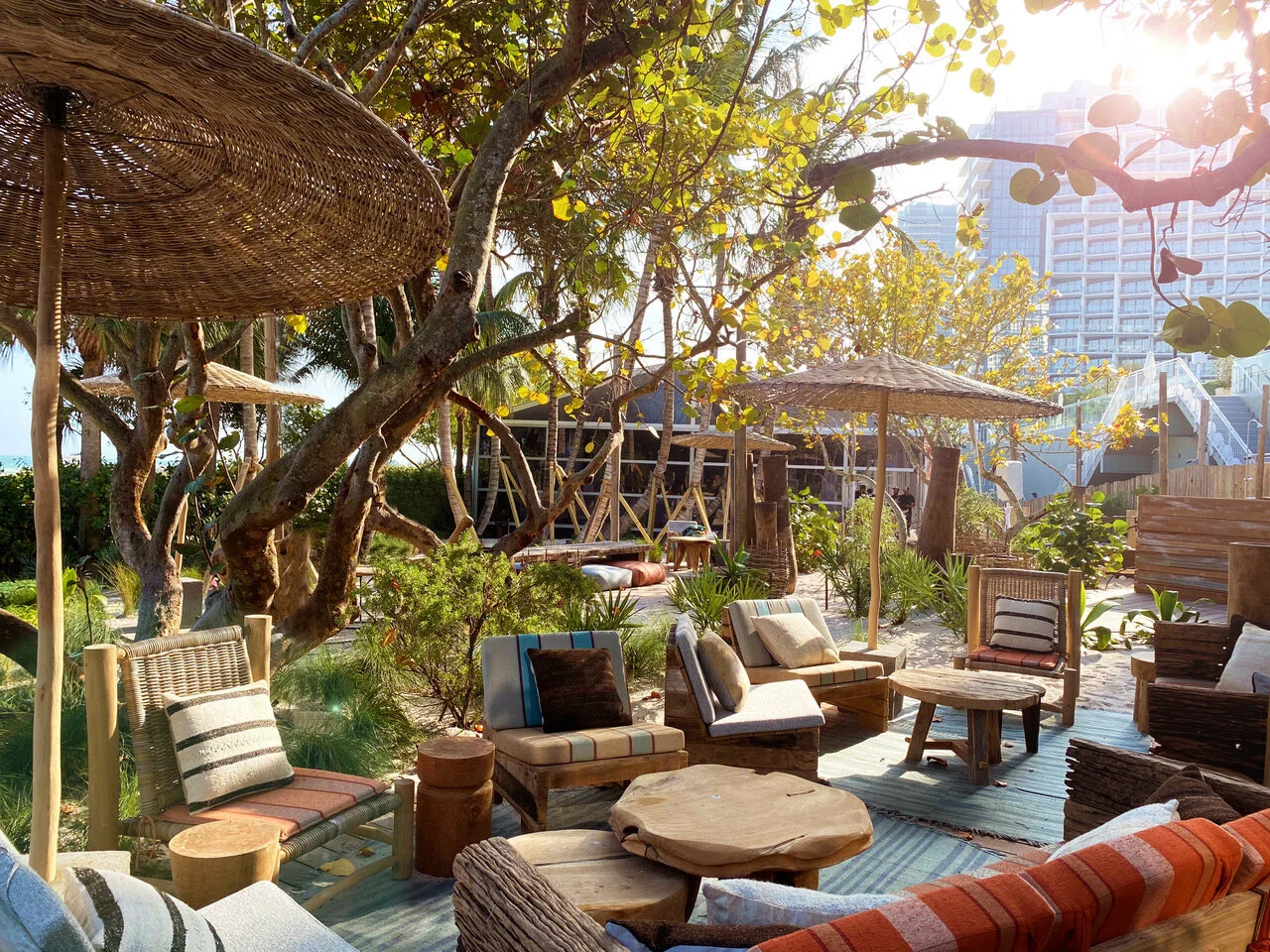 1hotel-beach-club-neue-normal-miami-4.jpg