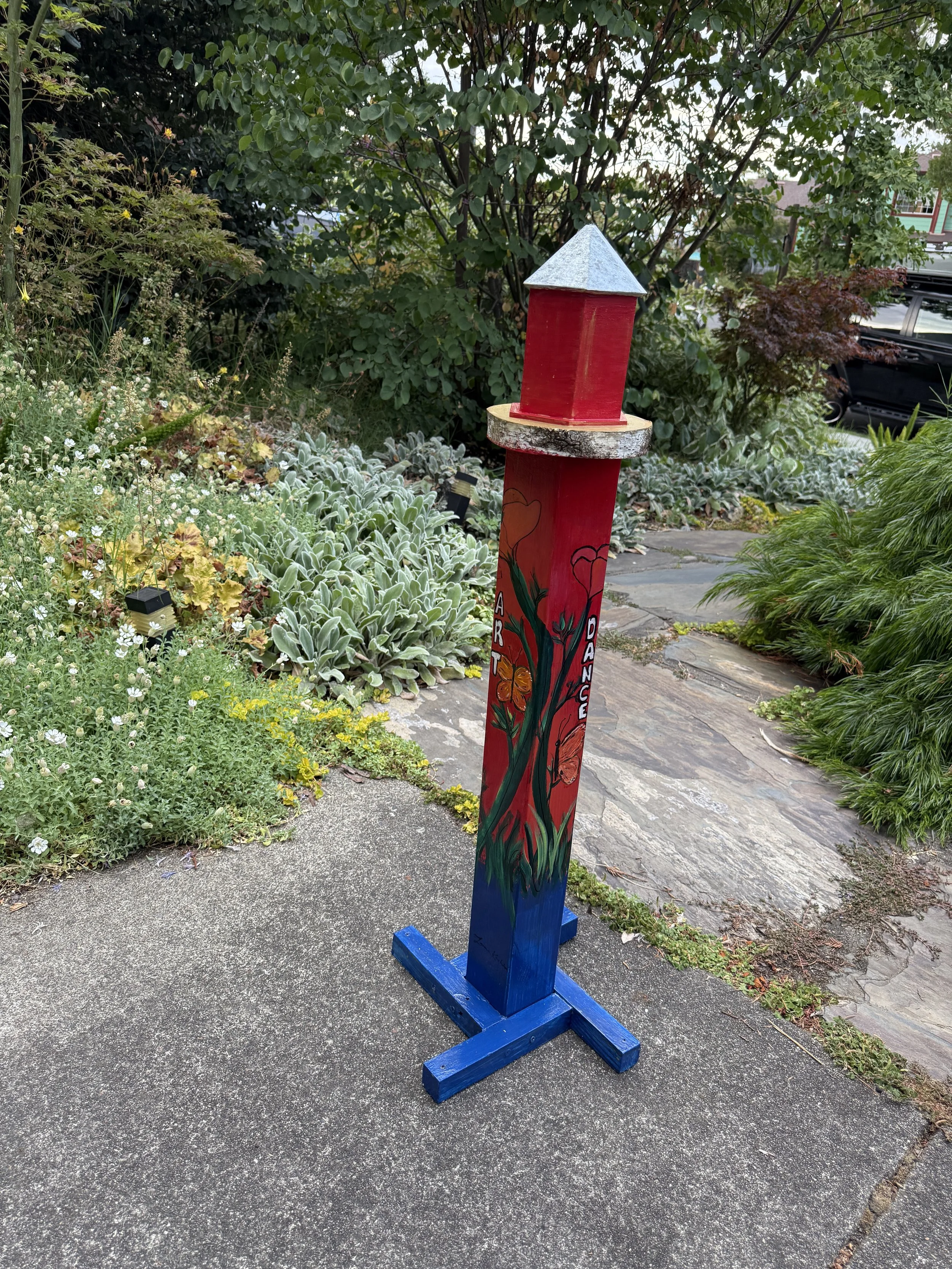 3' Arts Birdhouse-back.JPG