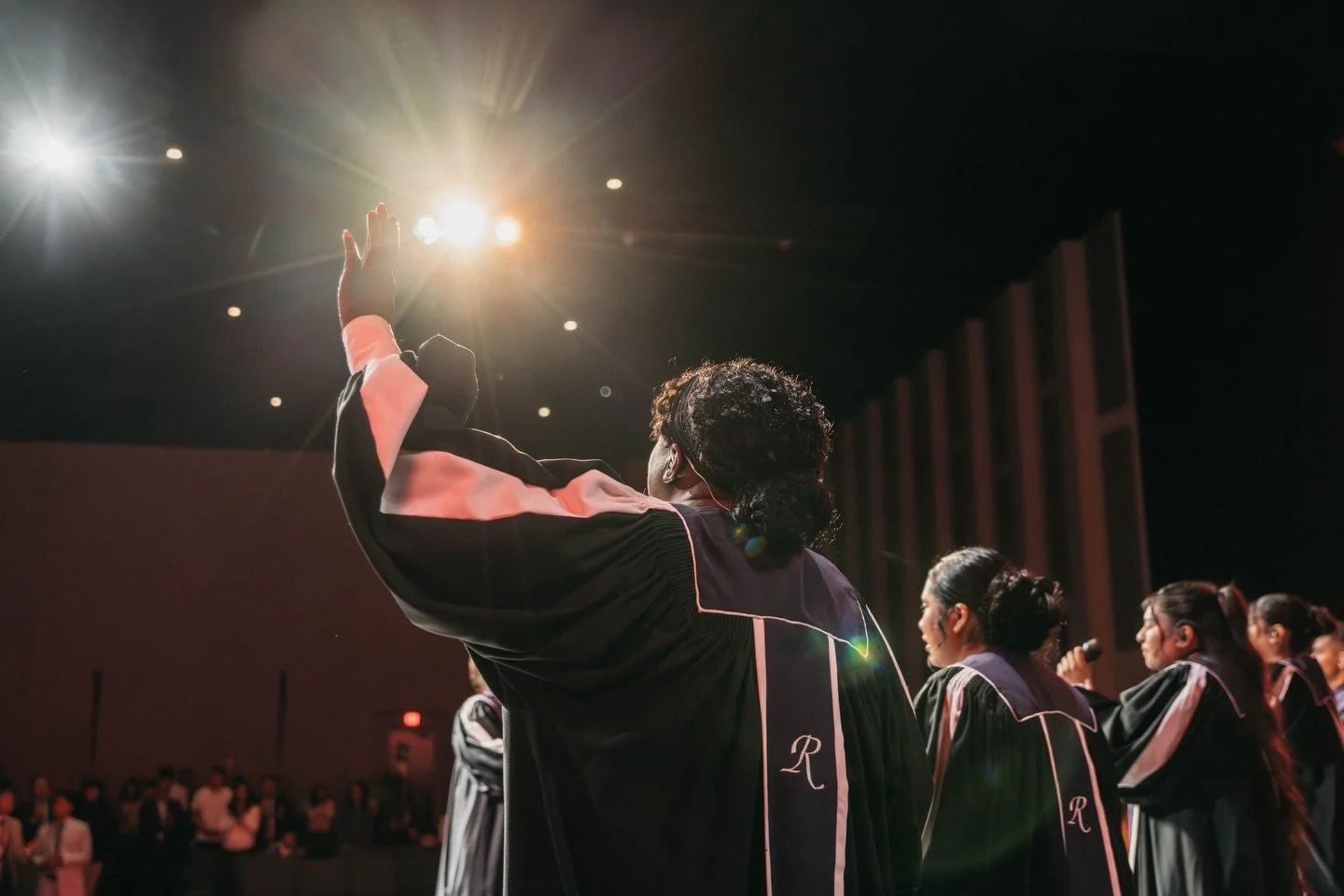 El coro de la Iglesia de Royalwood fue de mucha bendici&oacute;n el domingo de pascua.  A Dios sea la gloria.