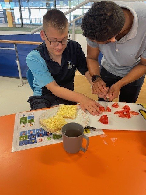 Thomas- Cutting food group.jpg