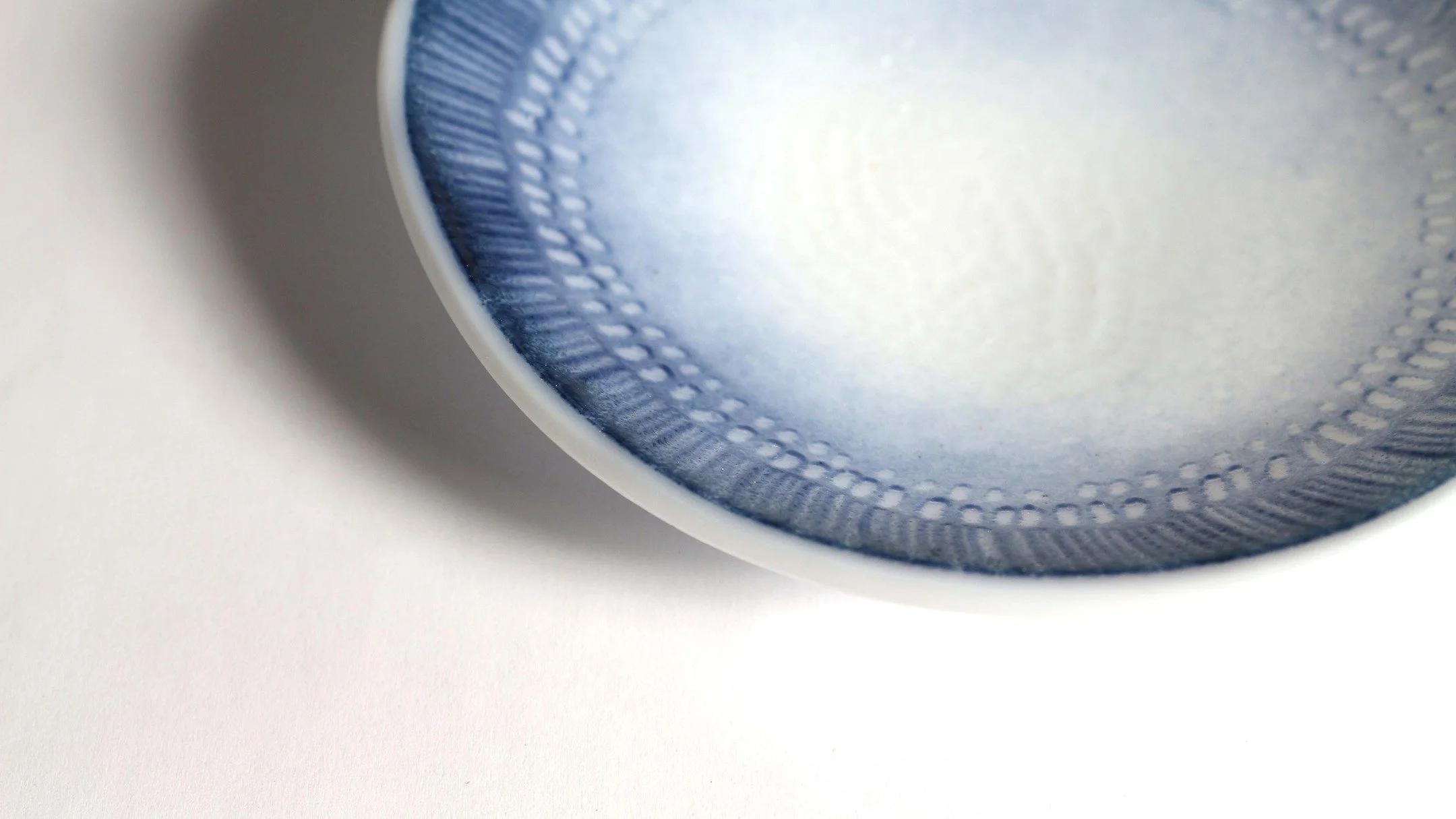 I have been photographing some small dishes today ready to stock @burtonatbideford ready for Christmas.
I will be sending a collection of work- wall pieces, vessels and smaller items too- perfect for Christmas :)
I am really pleased to have been aske