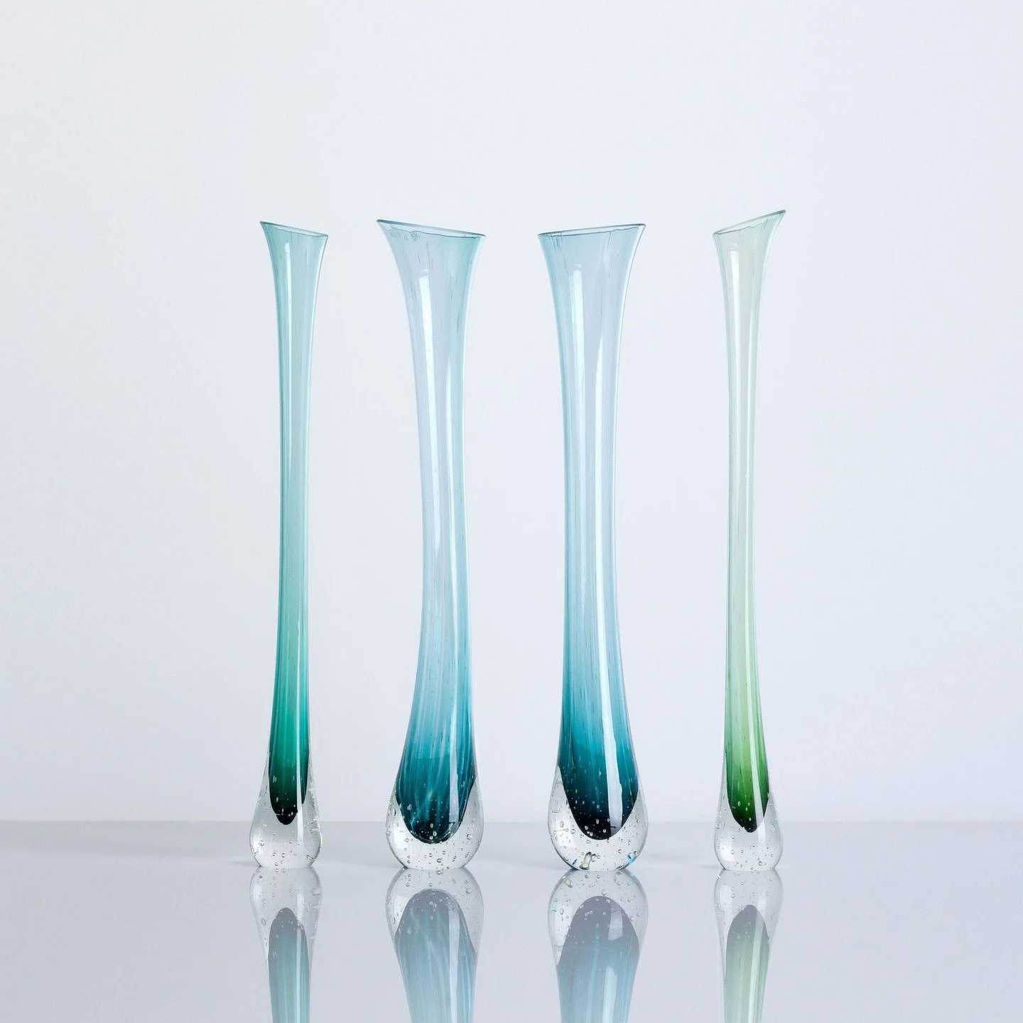 The Makers Guild of Wales sadly lost one of their beautiful team members recently- Margo. She was really very lovely, a dynamic and inspirational woman x
They are fundraising for Maggie's in Cardiff and two of my green vases are part of the exhibitio