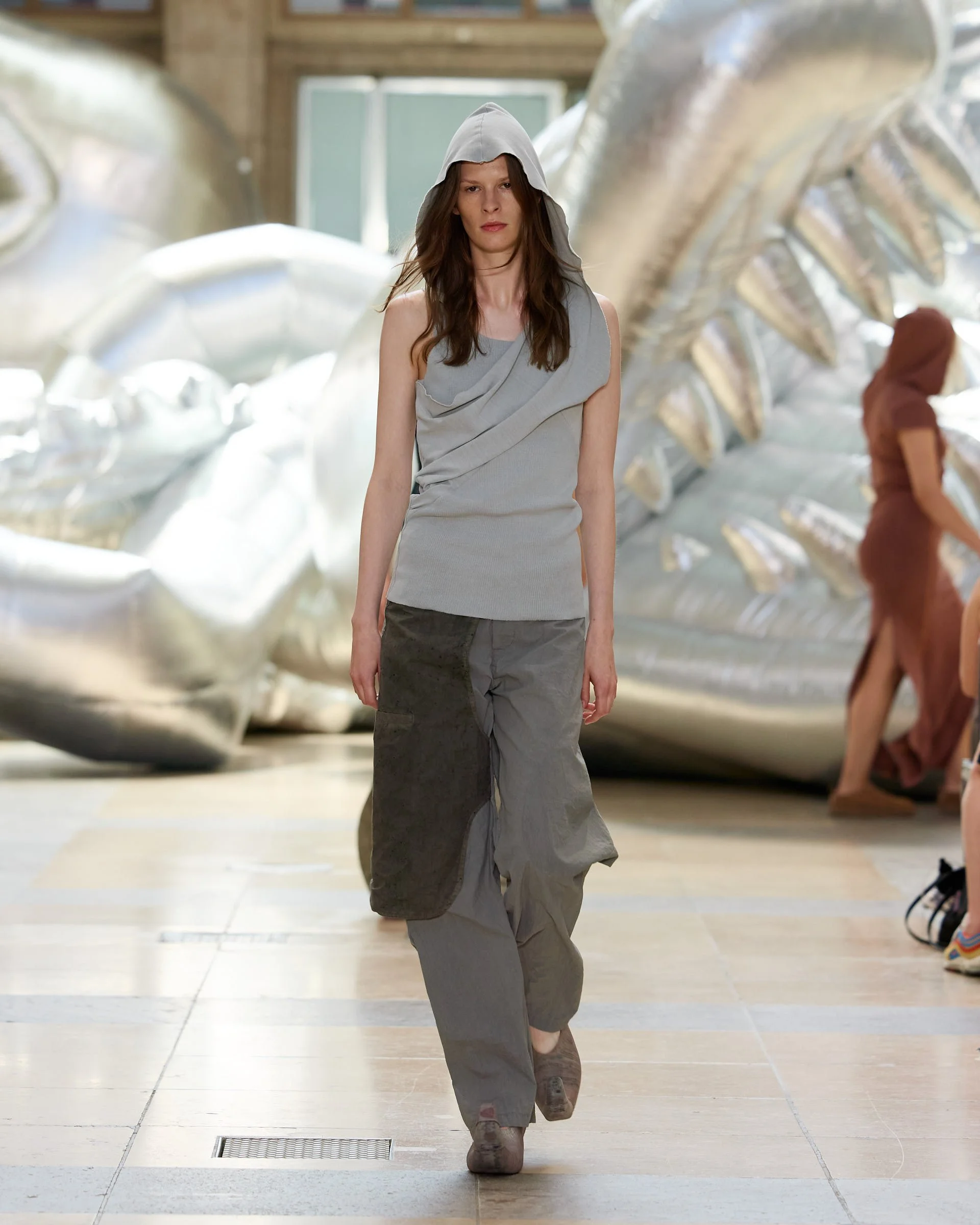 LUEDER_SS26_Runway13_by_Finnegan-Koichi-Godenschweger_for_BFW_insta.jpg