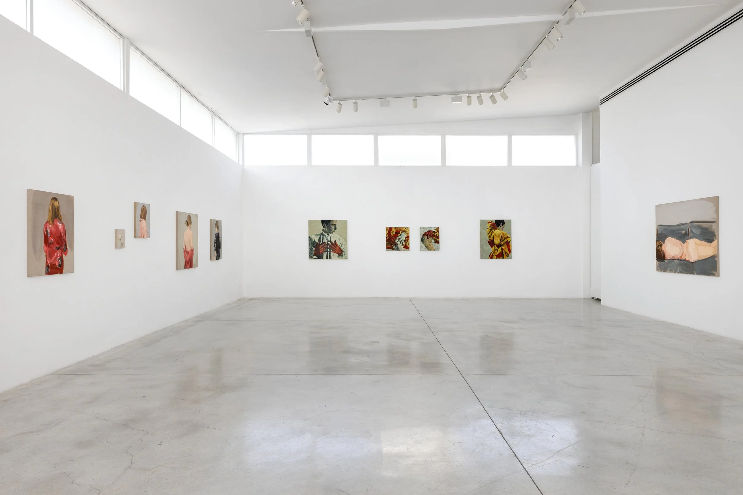 Installation view, The Fold, Alon Segev Gallery, 2025. Photo: Elad Sarig