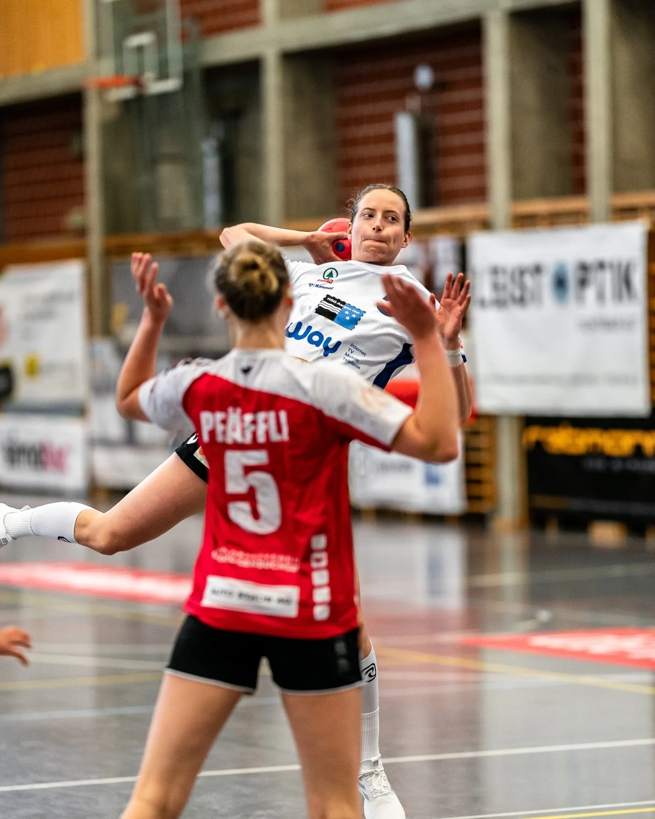 Best of: @hsgaargauost_damen vs.
@hvh99 
Mehr Fotos auf meiner Webseite...

@handball.ch #handball #handballschweiz #meinhandball