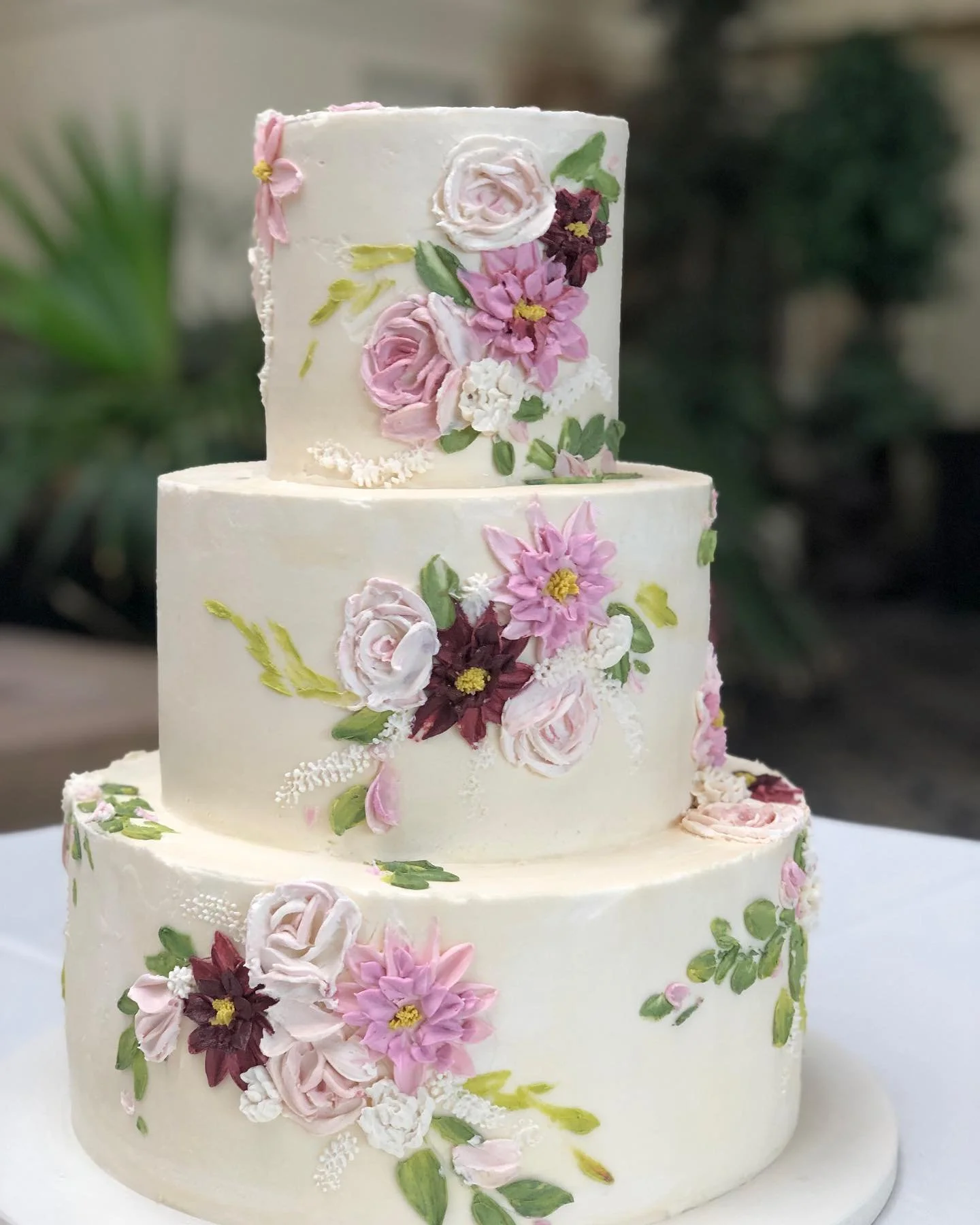 Delicate pink and deep red
