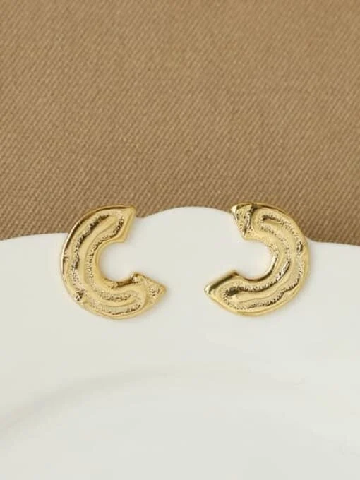 ACCA-Brass-Vintage-Simple-and-fashionable-C-shaped-pattern-Stud-Earring-0.jpg
