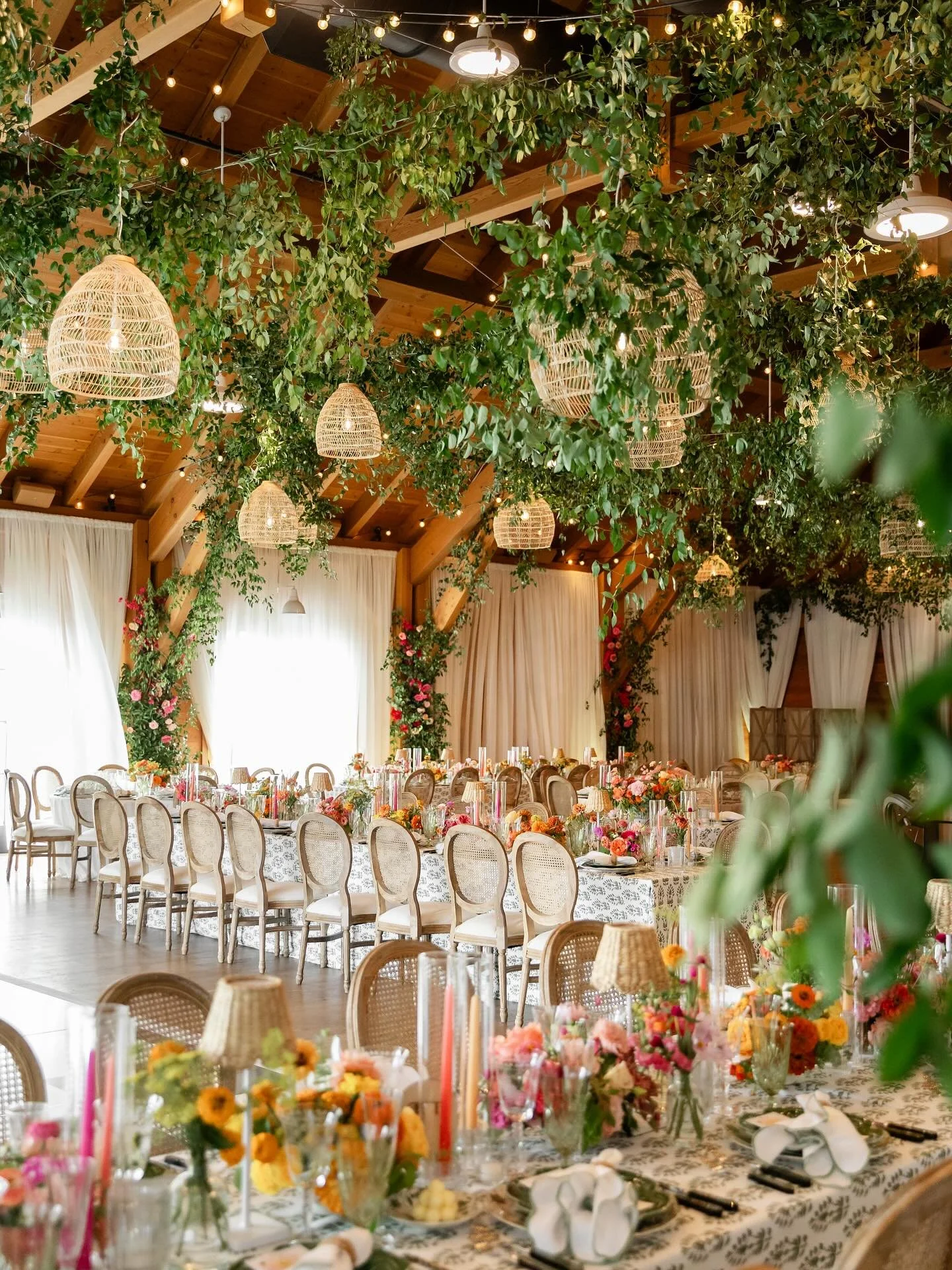 Finalizing the gallery for this perfect day filled with all the love + whimsical magic ✨ It was an absolute delight reliving the beauty + celebration of Peri + Jason 😍
.
.
.
@perbear.pdf @hellojvson
Planning &amp; Design: @verveeventco
Florals: @flo