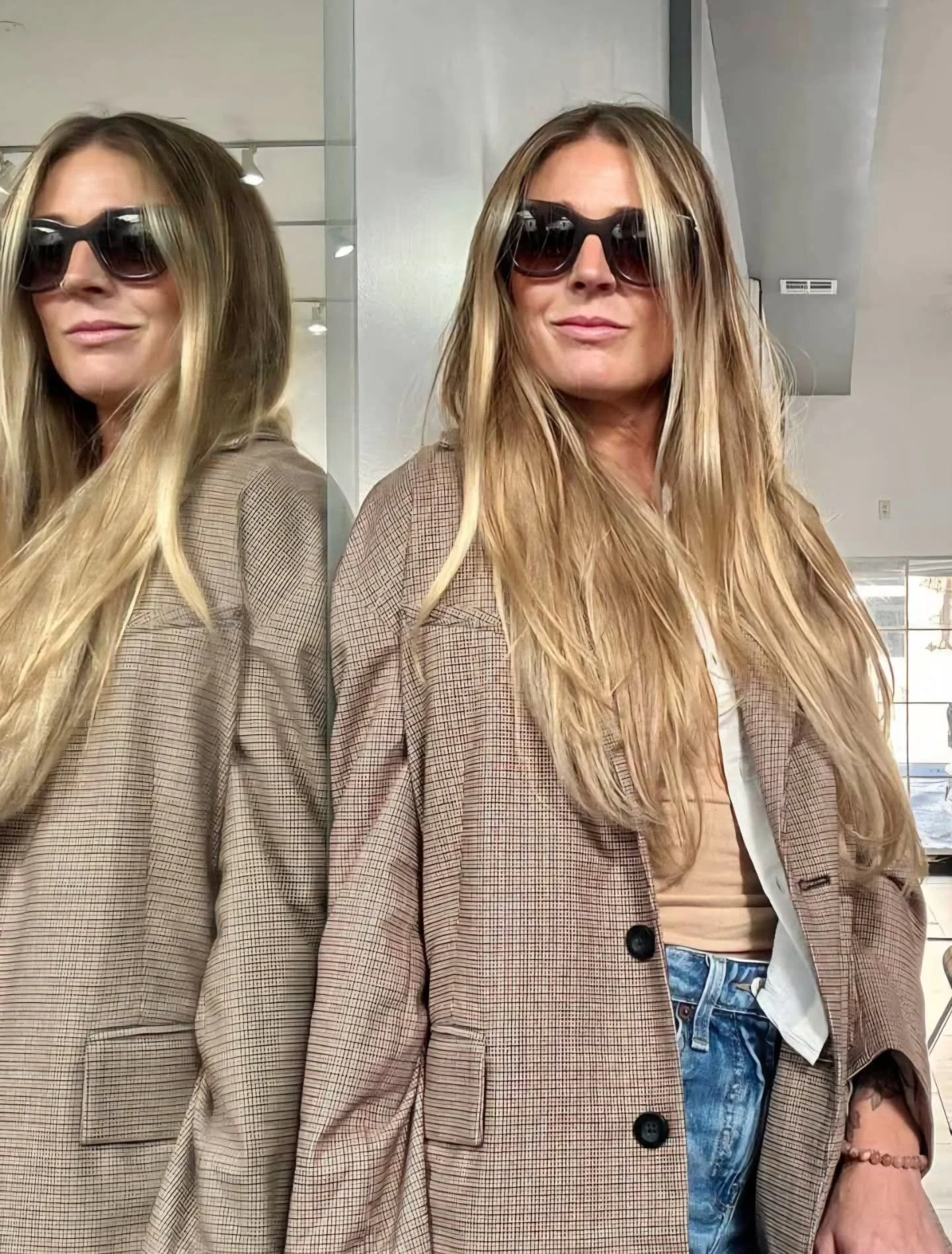 seeing double ✨️✨️ first full highlight of the year + new row of hair extensions = volume with brightness just in time for the holidays 🎄