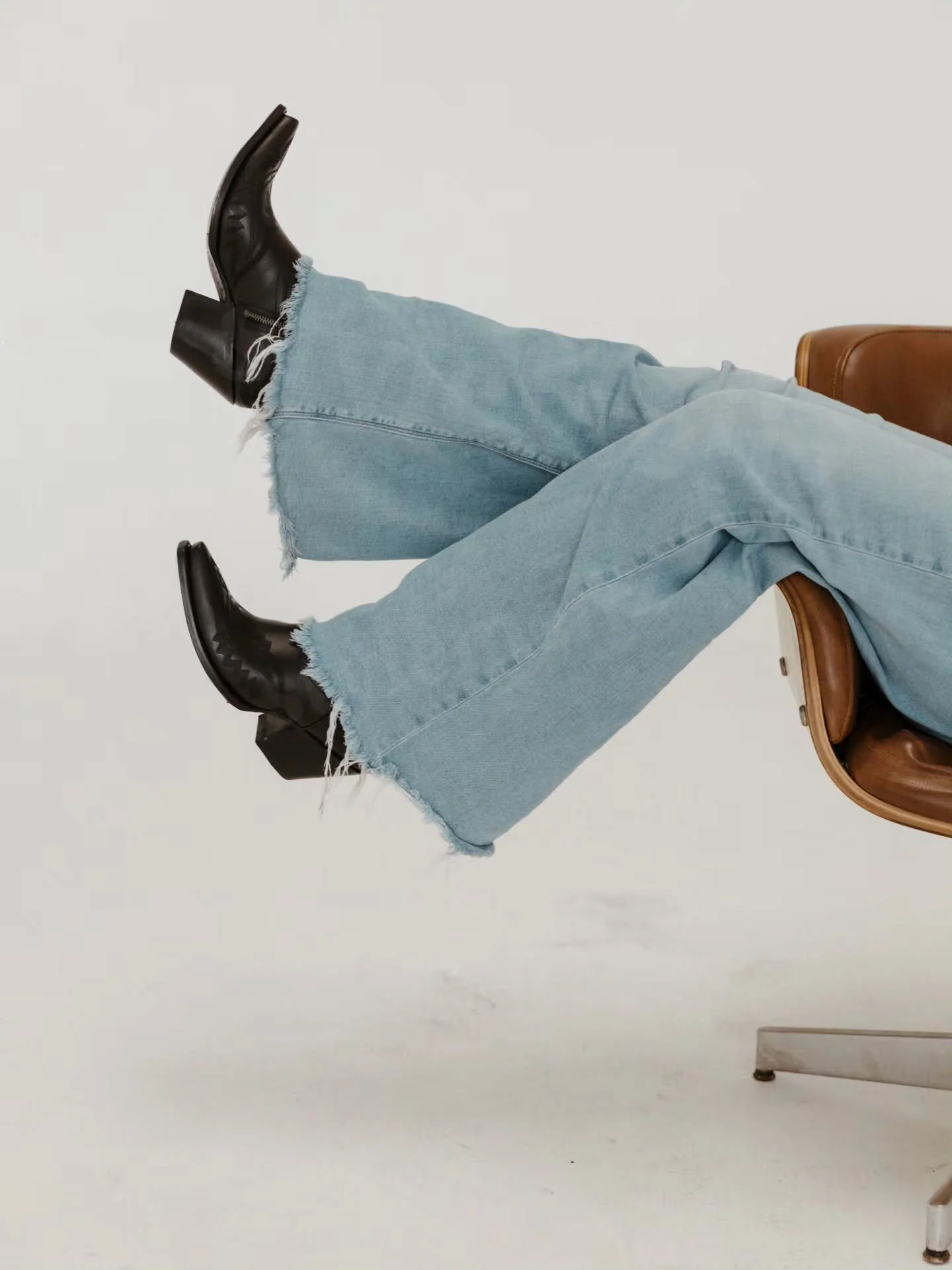 2 of my favorite things to wear&mdash; 

cowboy boots &amp; jeans

I guess this is my way of saying in a AE Creator now @americaneagle #aecommunity 

You'll catch me celebrating on the dance floor 👢🎶