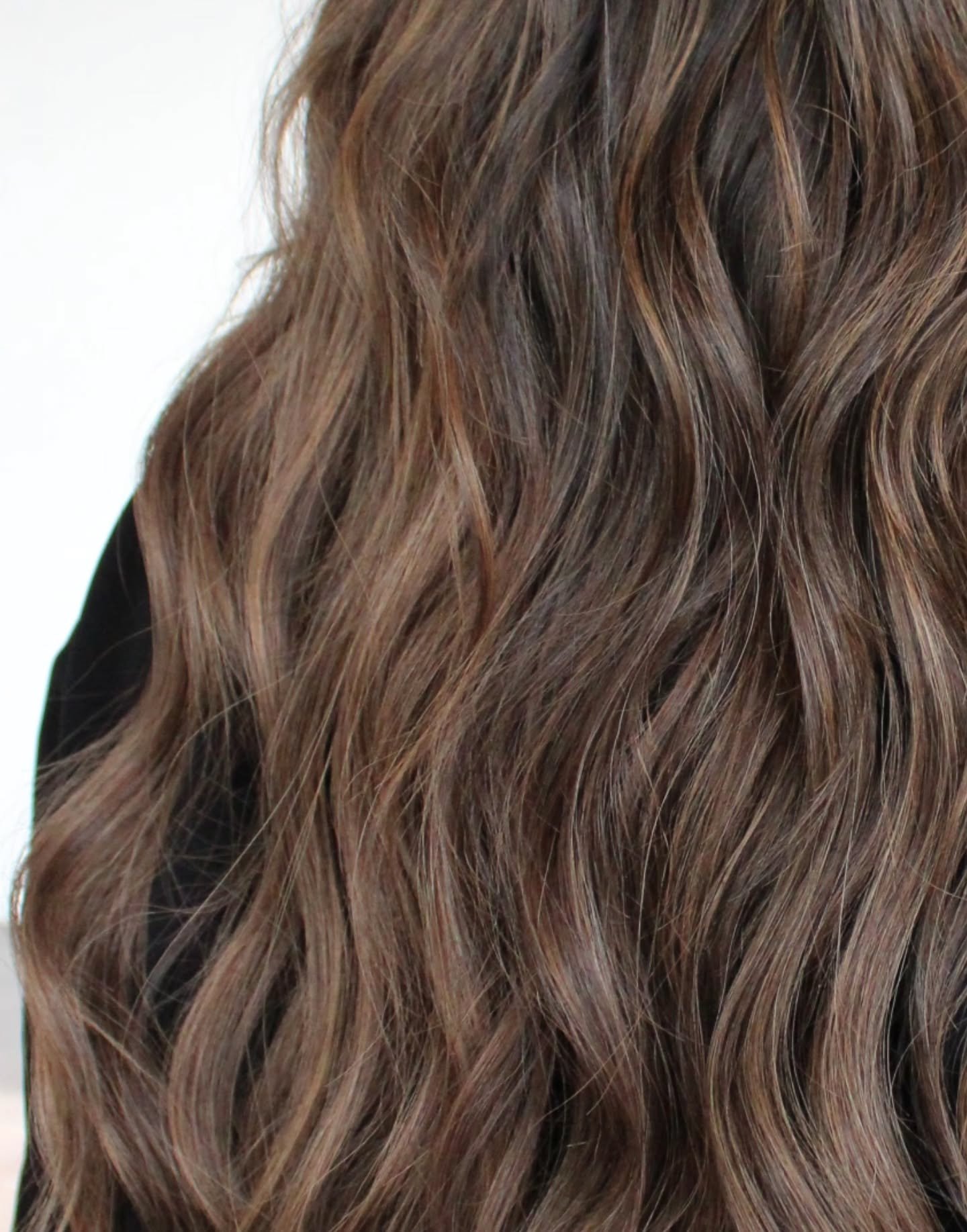 It's amazing how a great blowout makes the same hair look like a totally new person! 😍 

available to book for online, just select blowout &amp; style ✨️