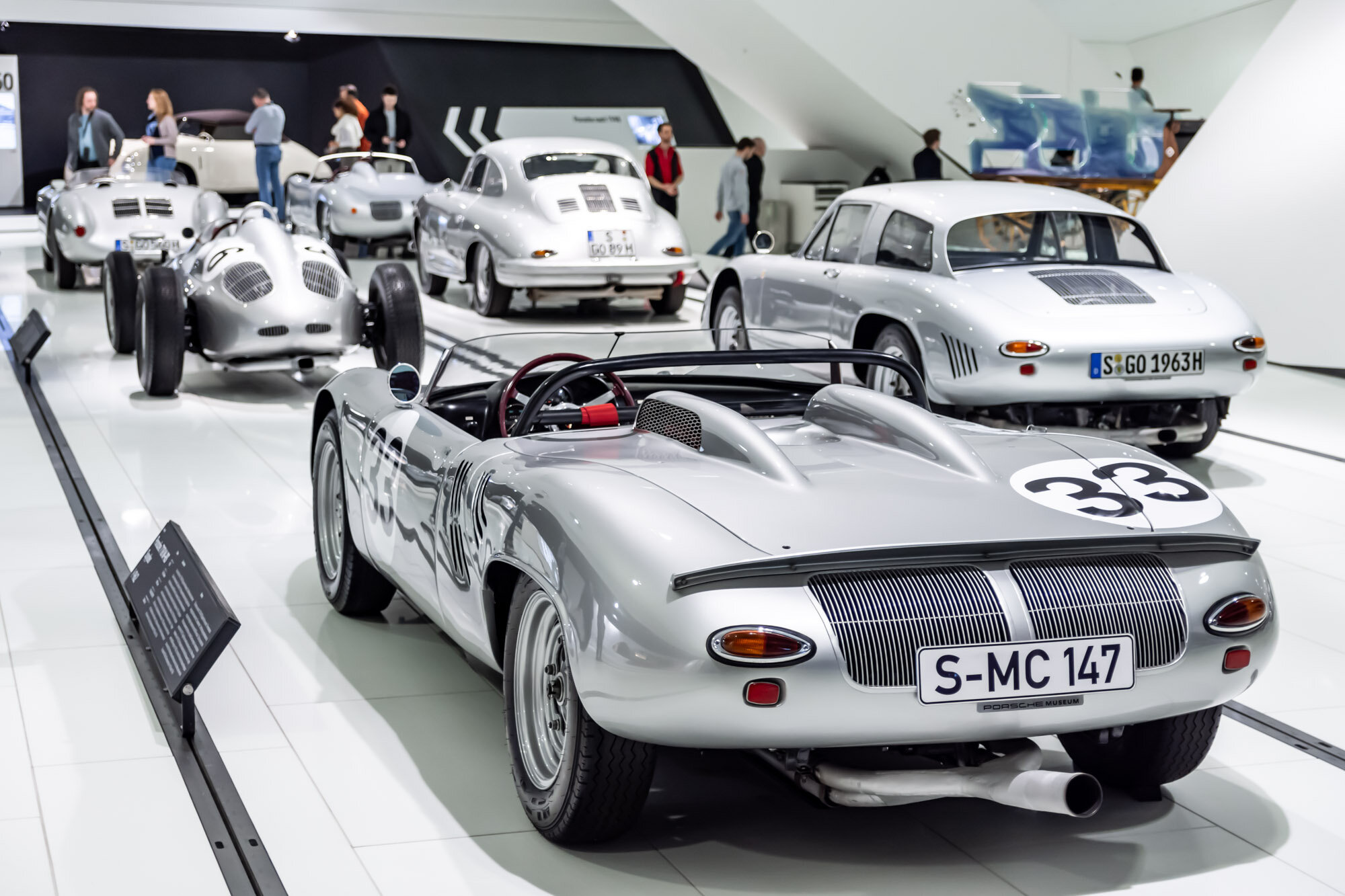 Porsche Museum Stuttgart (104).jpg