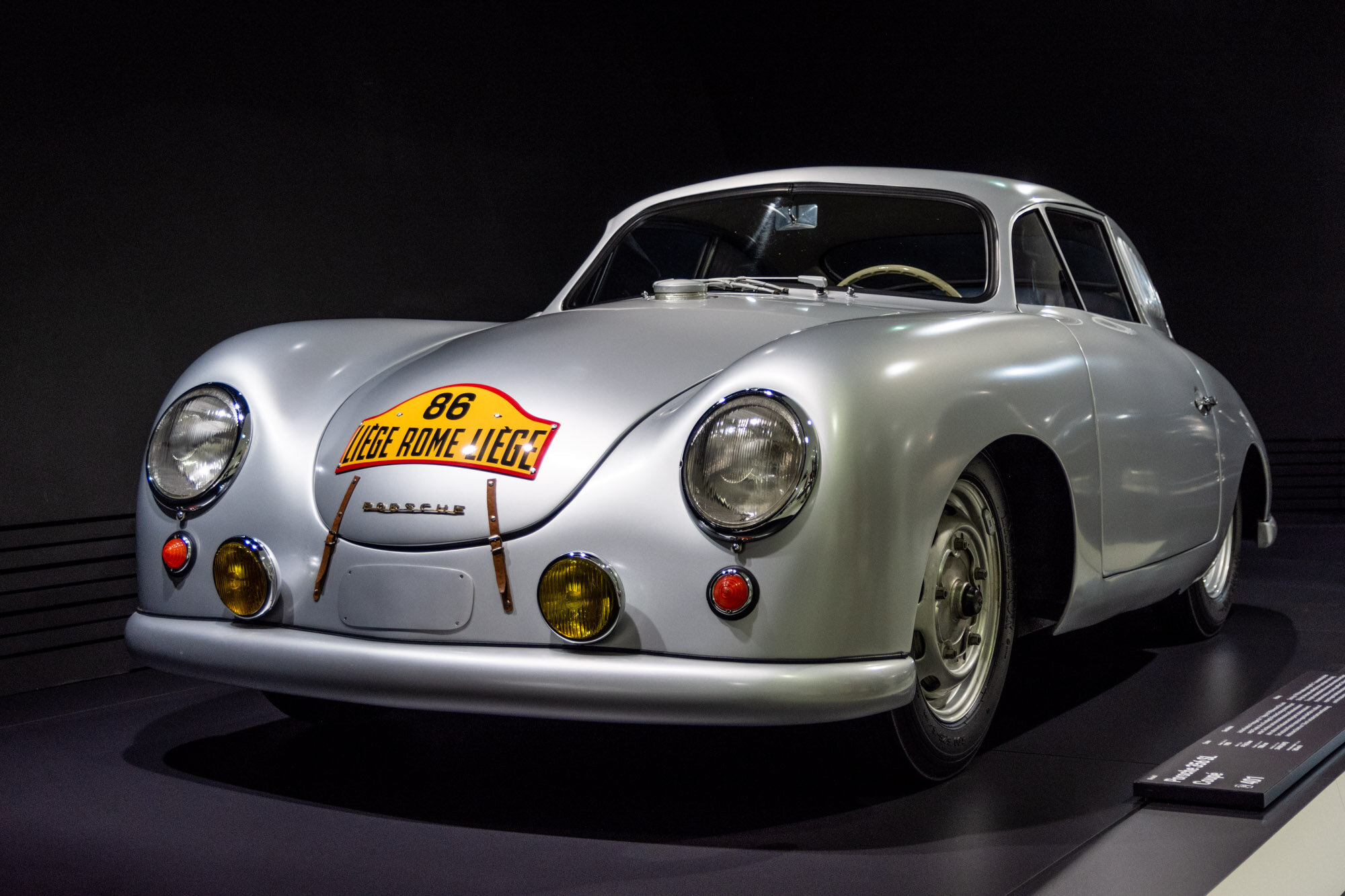 Porsche Museum Stuttgart (67).jpg