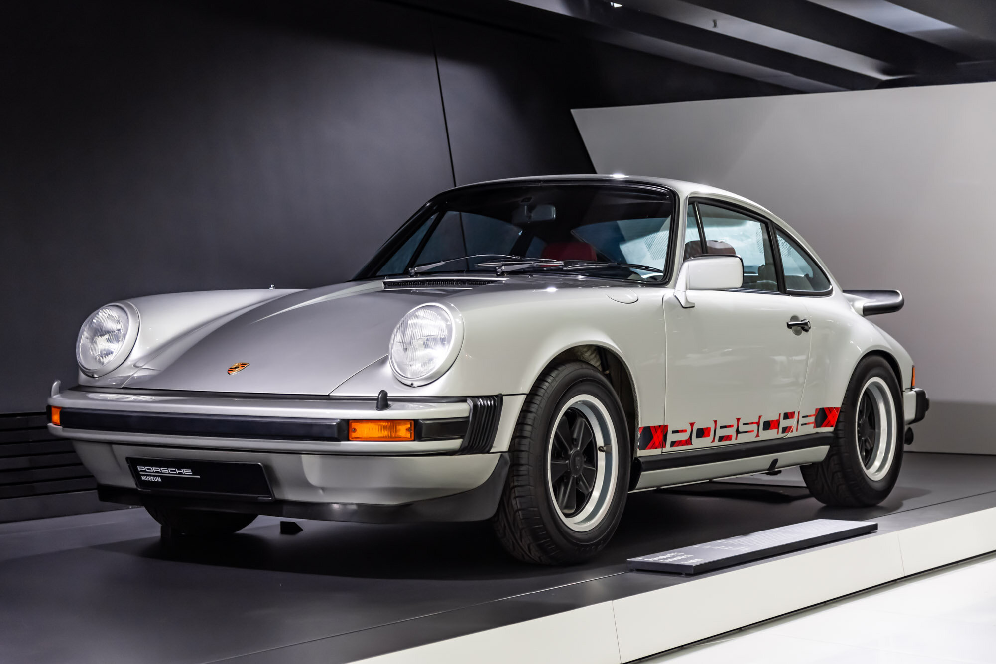 Porsche Museum Stuttgart (181).jpg