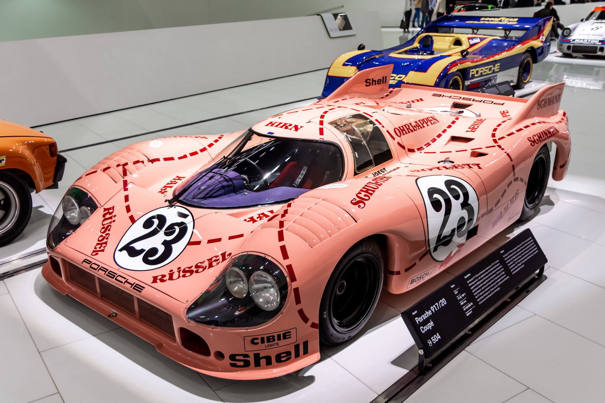 Porsche Museum Stuttgart (143).jpg