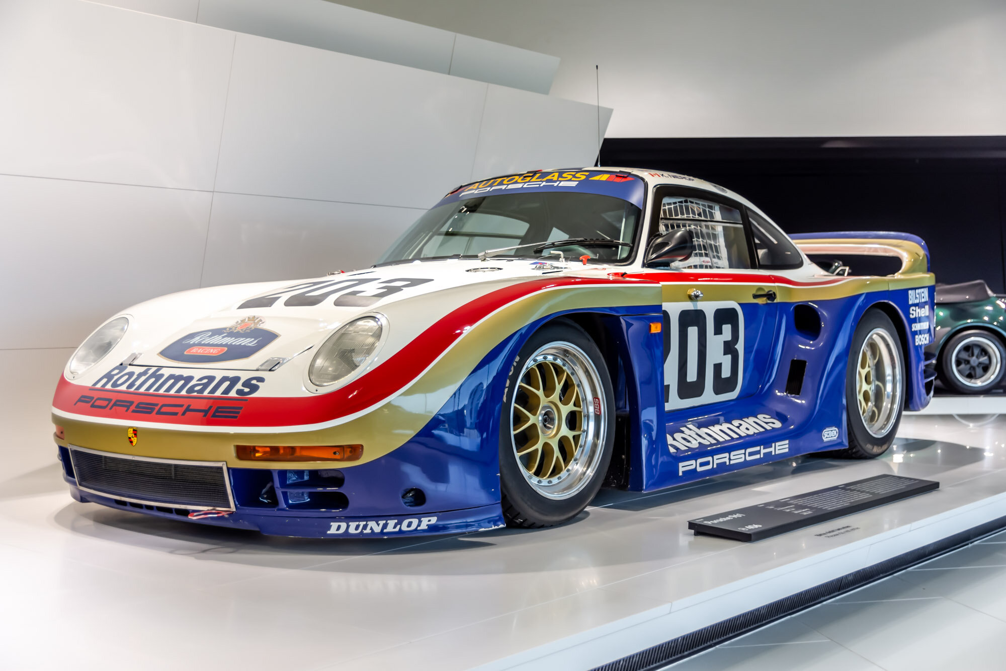 Porsche Museum Stuttgart (216).jpg