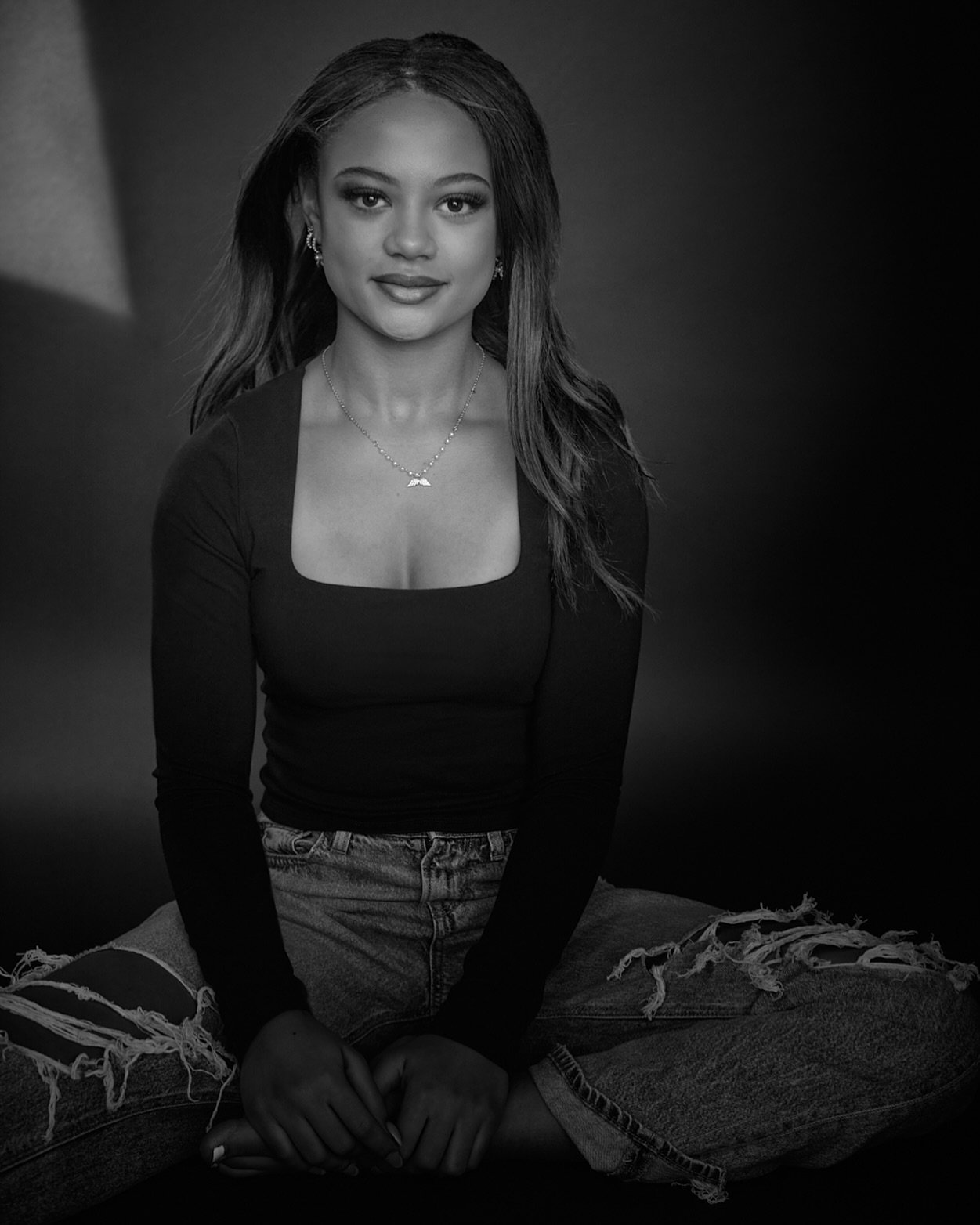 &quot;The eyes are the mirror of the soul.&rdquo; - Paulo Coelho

Model: Sarah

HMUA: @lexityrrell_multimediamua 

#portraitphotography #studioportraits #viveknarulaportrait #mnphotographer #blackandwhite #eyes #daughters