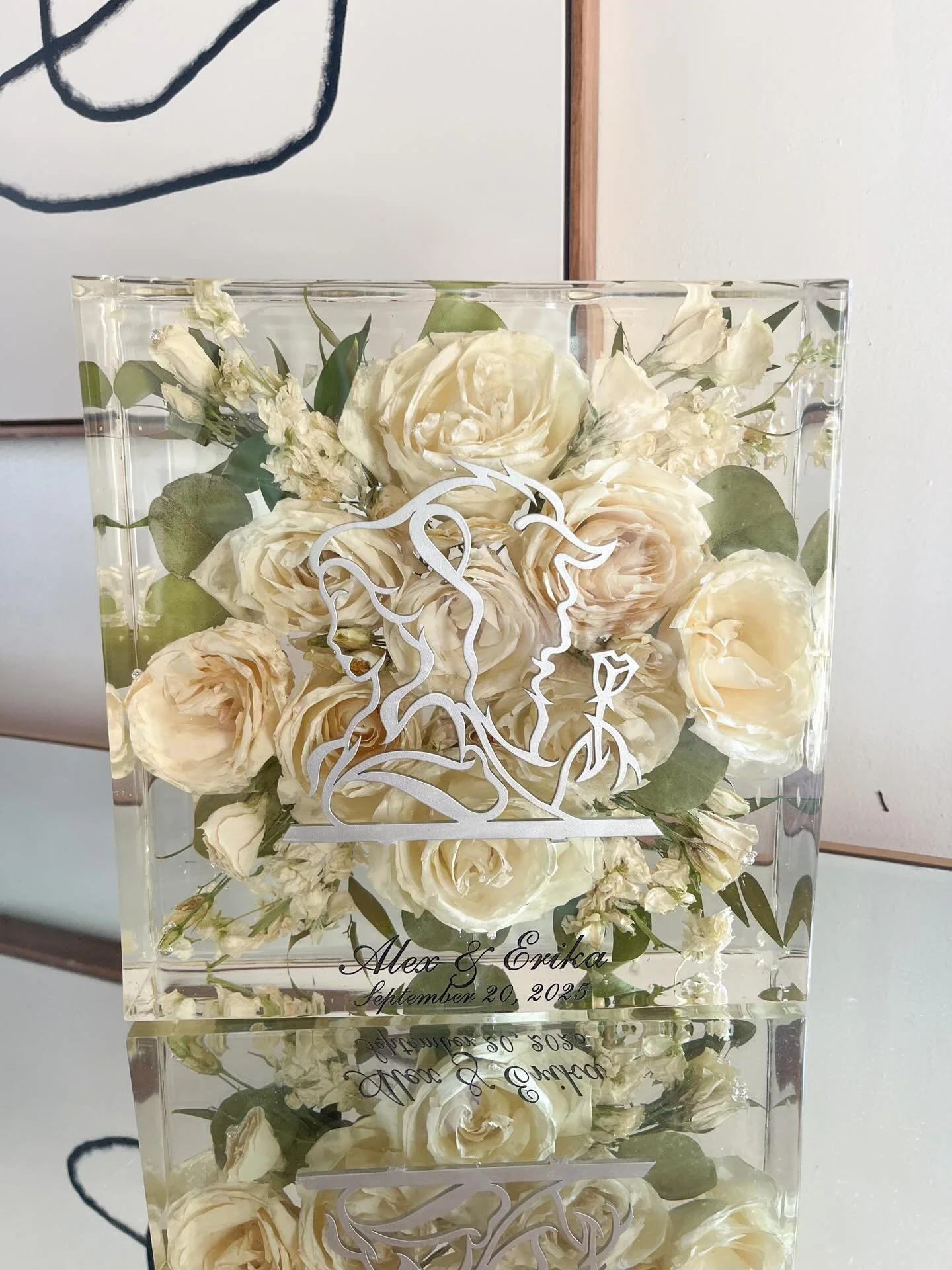 We preserved these beautiful wedding flowers FLOHRever &amp; added the brides Beauty &amp; the Beast cake topper to make it even more personal ✨

Because this isn&rsquo;t just about flowers&hellip;
it&rsquo;s about your story.

From cake toppers to c