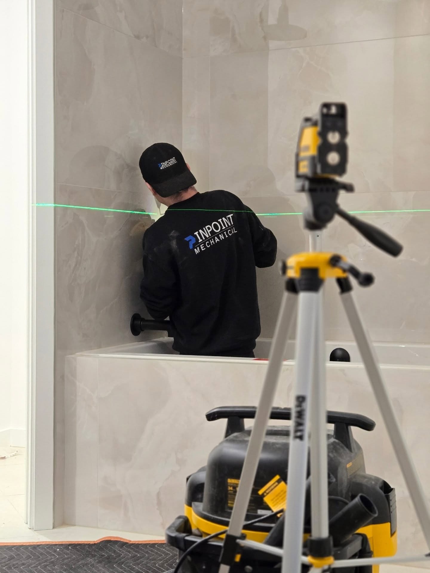 Our Journeyman Cody, installing tub trims, paying attention to the finer details. 

Project by @noblefirhomes