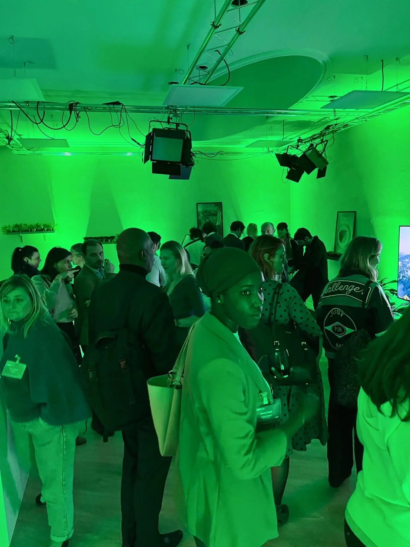 Nous sommes fiers et heureux d'avoir pr&eacute;sent&eacute; le fruit de plusieurs mois de r&eacute;flexions entre le @design.fiction.studio et @swilefrance lors d'une soir&eacute;e &eacute;v&eacute;nementielle organis&eacute;e mardi dernier autour du