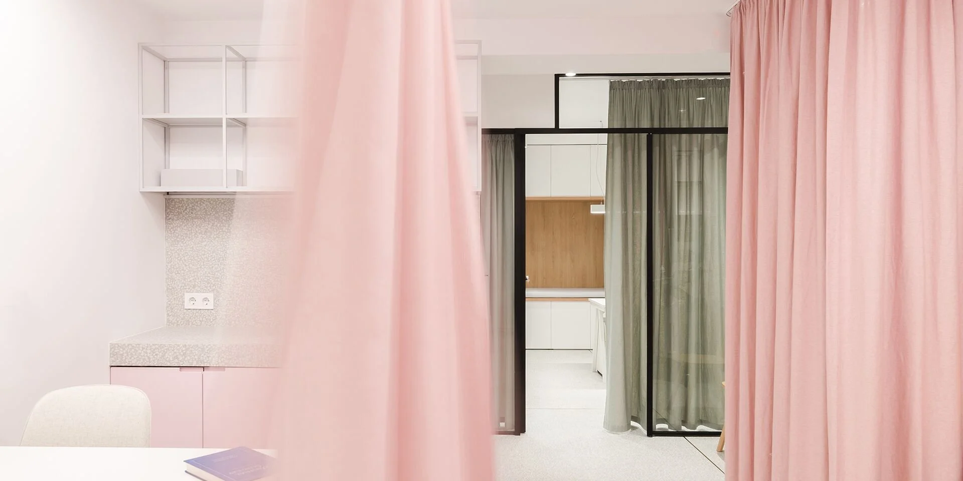 interiorna-vrata-ssl-cheren-profil-stranichen-fiks-interior.jpg