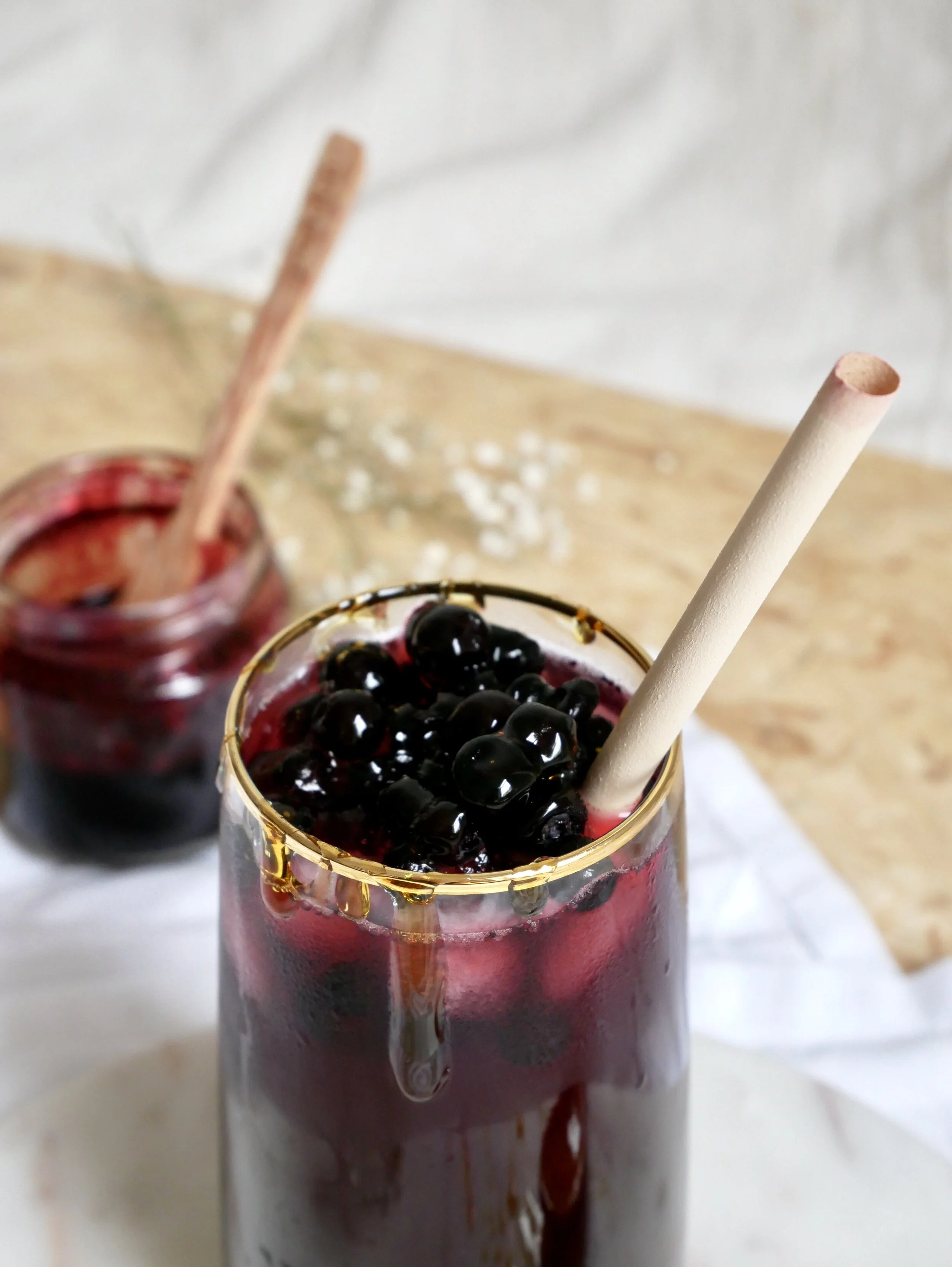 Easy Homemade Blueberry-Lemonade without refined sugar (vegan)