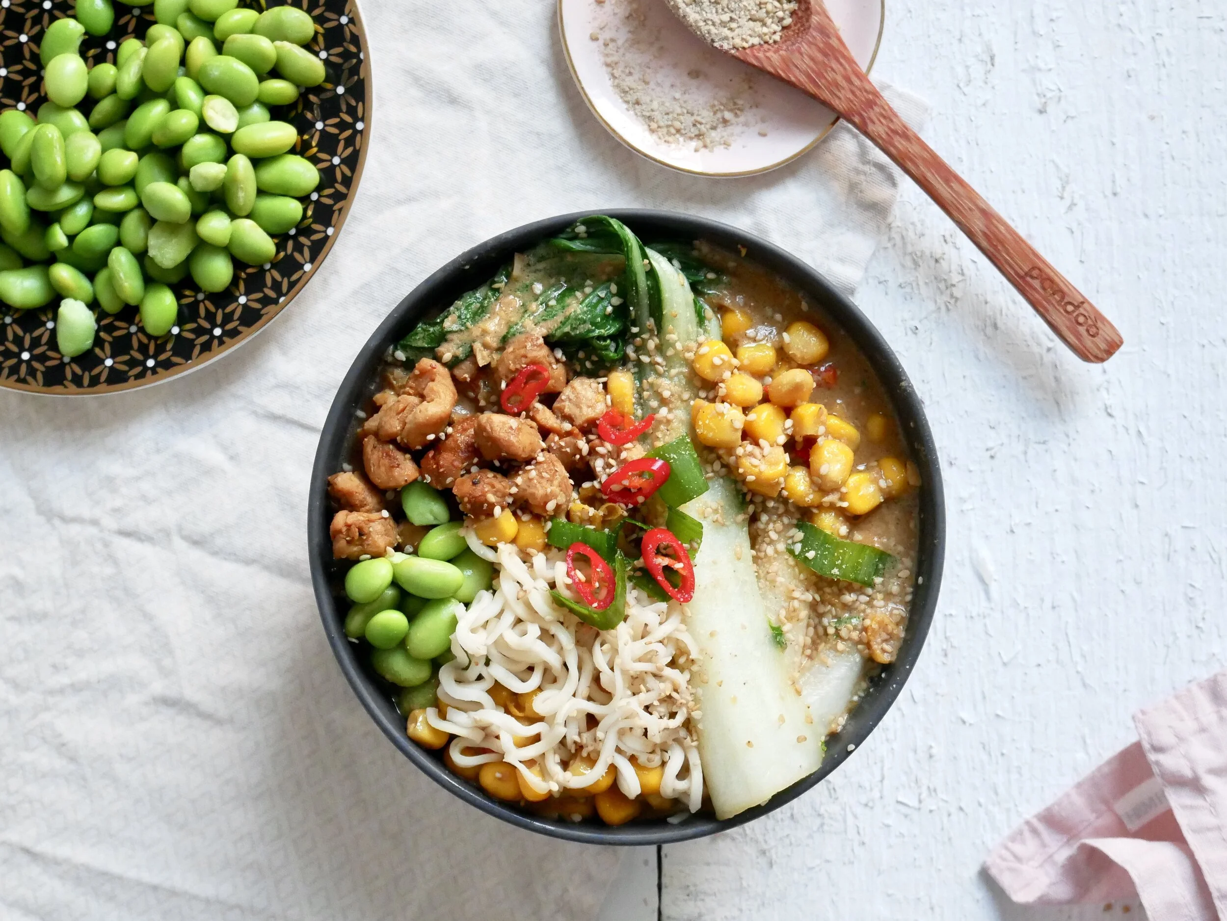 Vegane Tantan-Ramen inspirierte Nudelsuppe