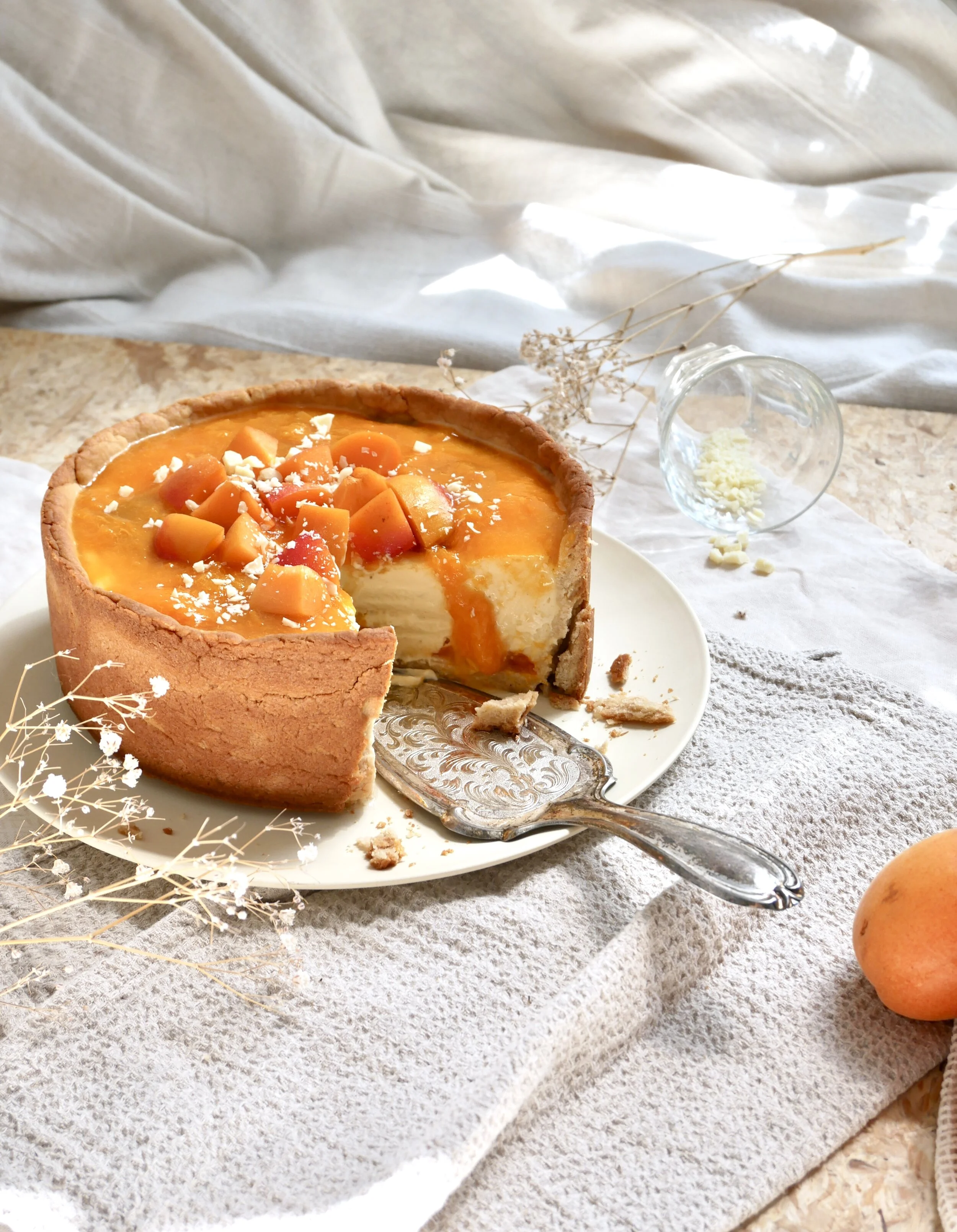 Cremiger veganer Aprikosen-"Käsekuchen"