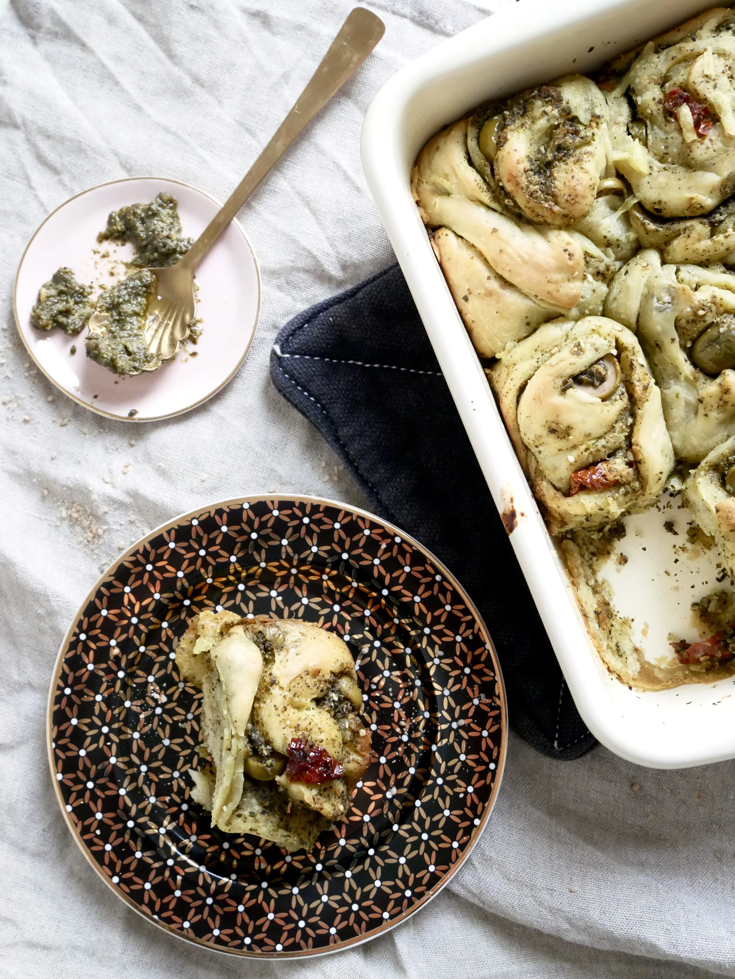 Vegan Pesto Buns with homemade 'Cheese' Sauce