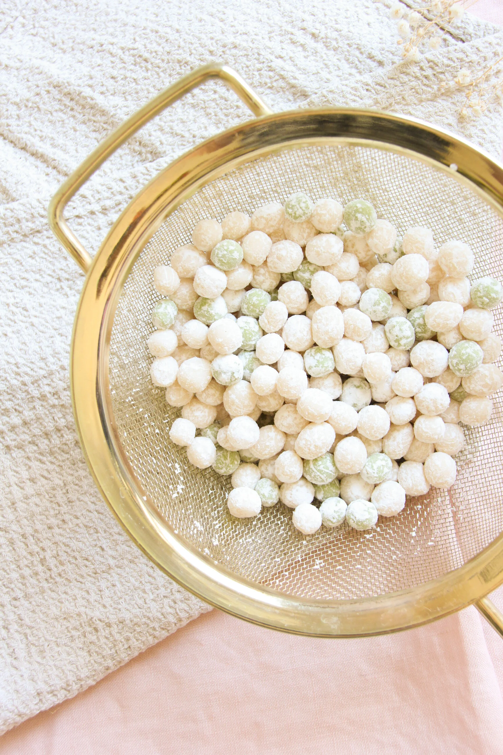 Selbstgemachte Tapiokaperlen (veganes Grundrezept + Variante mit Matcha!)