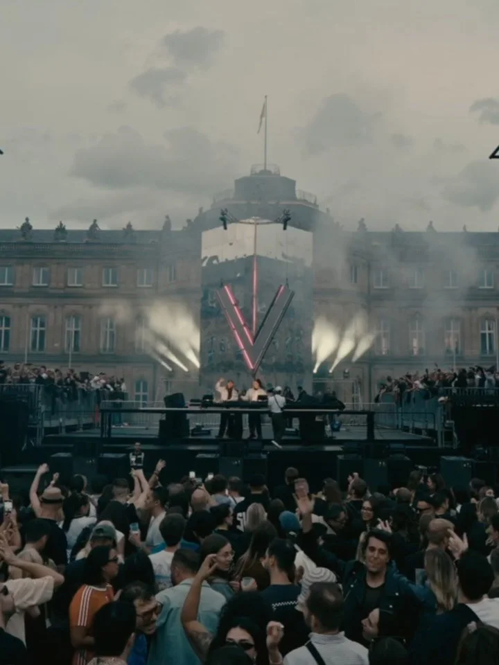 End of last year, @jonasknaab and I got to create a festival video series for @vibrancy_music 

Now that festival season is slowly starting again, I catch myself thinking back to those days. Grateful we were trusted to capture something so full of en