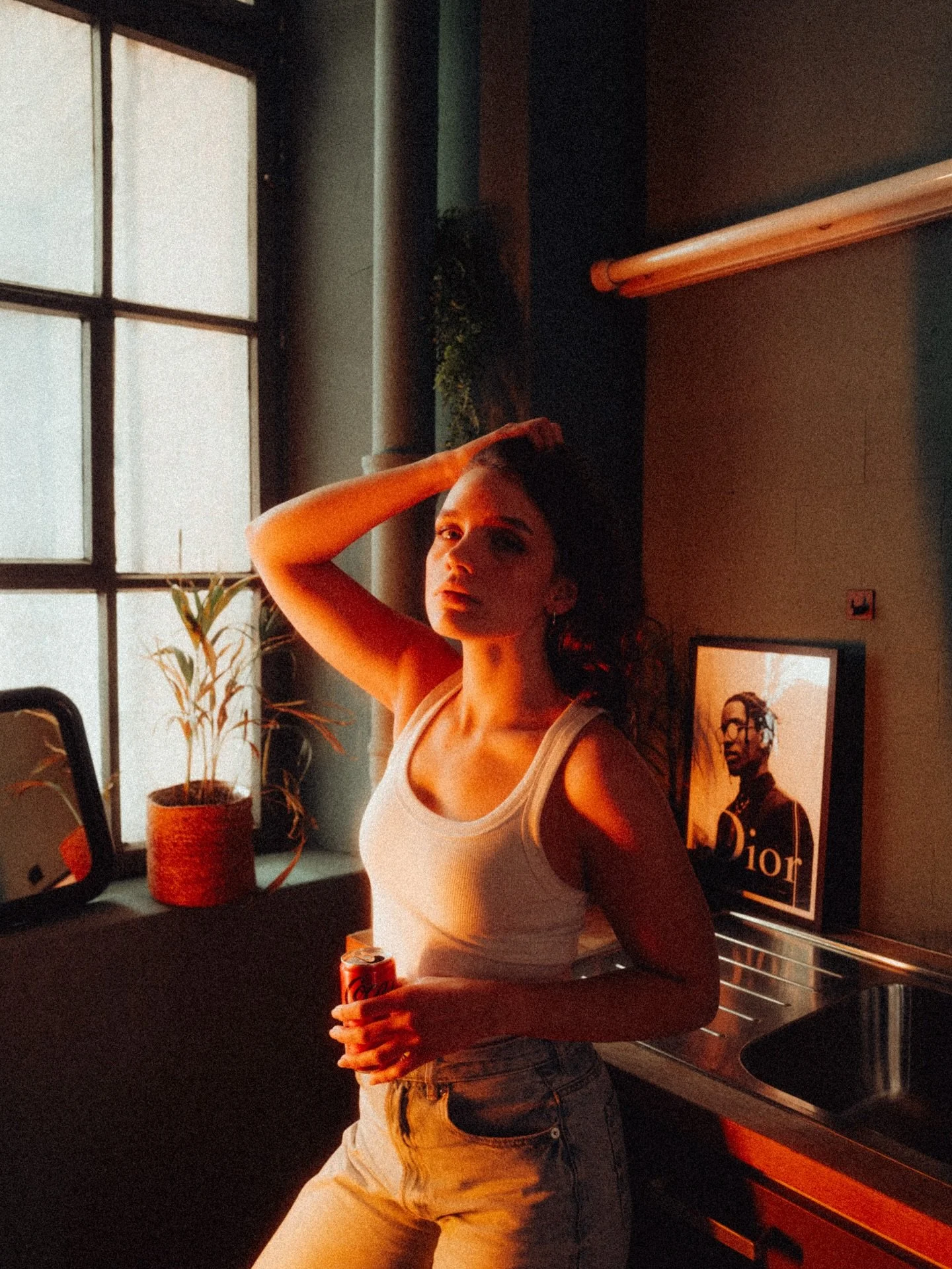 Cold Coke in the kitchen. 

@liisarauch 
@moniadiana_artist 🖌️