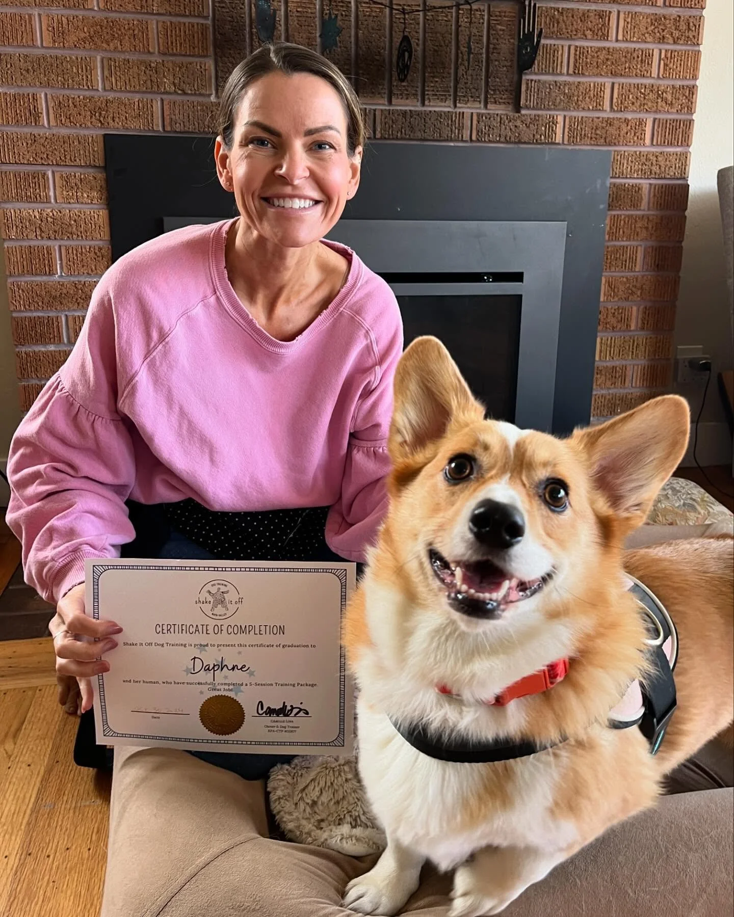 Congratulations to Daphne and her human for all of their focus and hard work! We added some foundation skills and personalized enrichment to Daphne's toolbox and she made huge strides with polite greetings and recall.  Daphne's human learned a ton as