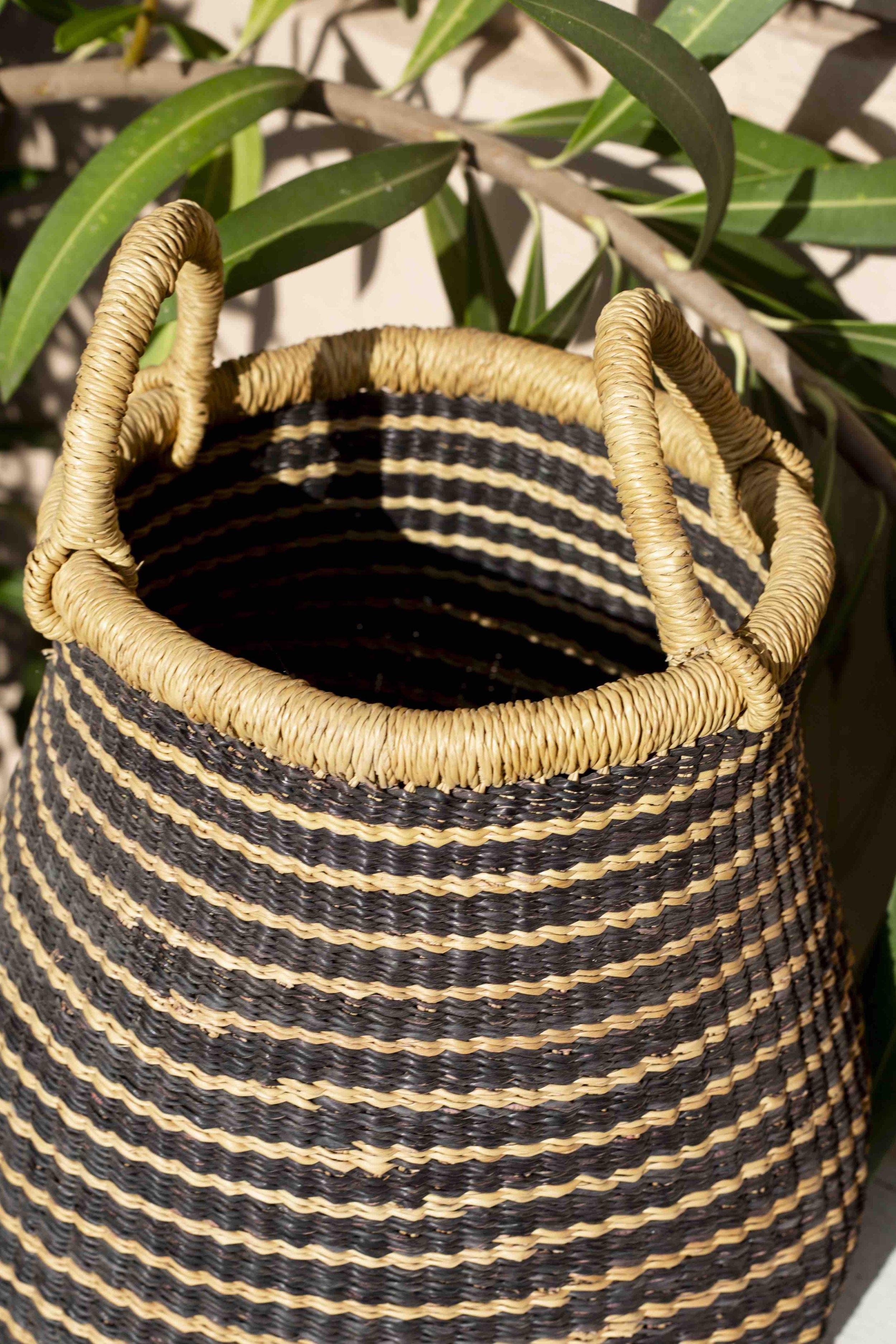 aketekete-bolga-woven-storage-basketry-pot-basket--natural-black-made-in-ghana