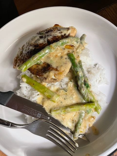 Creamy Garlic Chicken w/ Asparagus