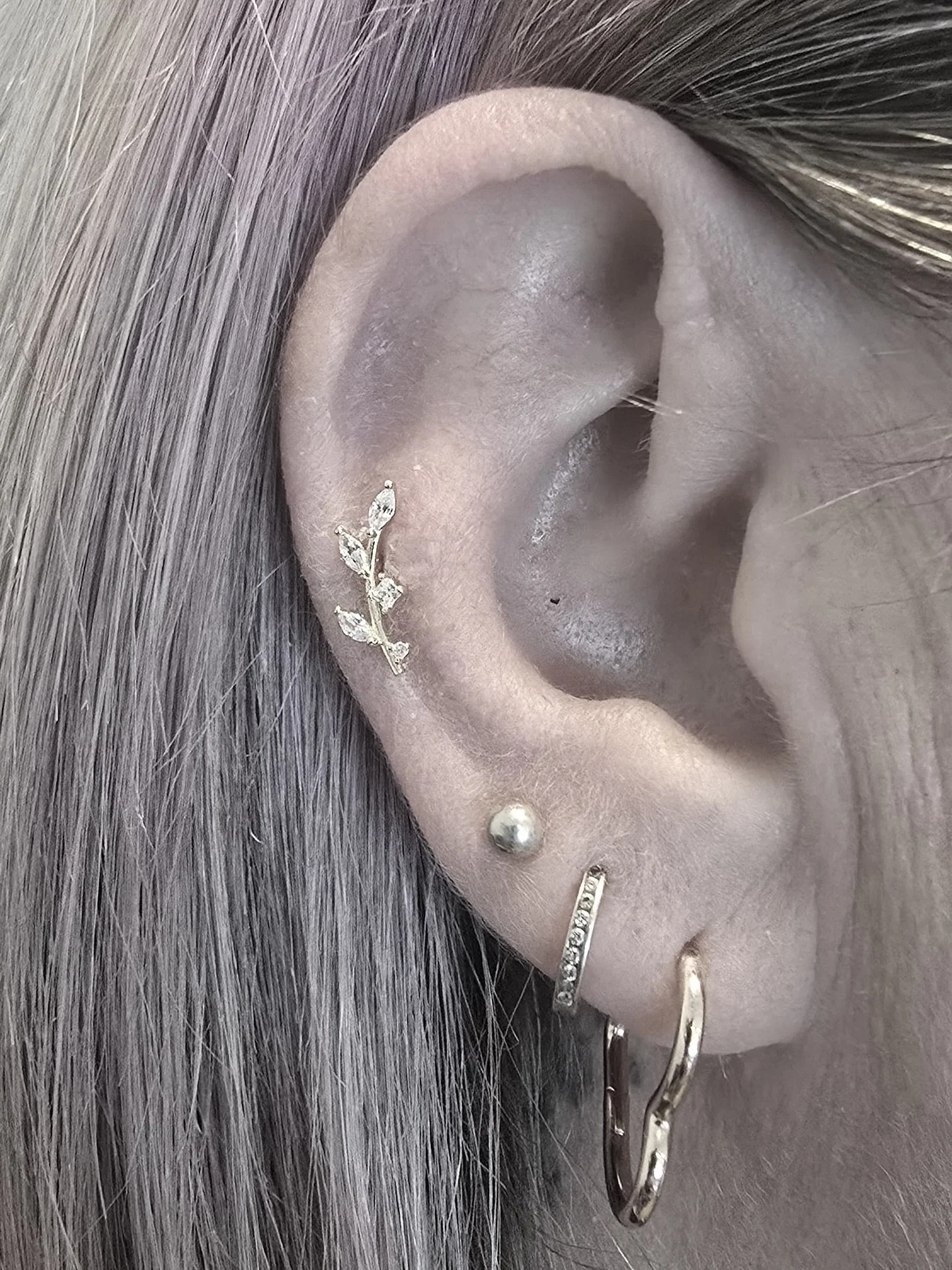 Gold piercings by shee - @shellina_ryot 

#piercings #bodypiercer #gold #goldjewellery #earcreation #tishlyonjewellery