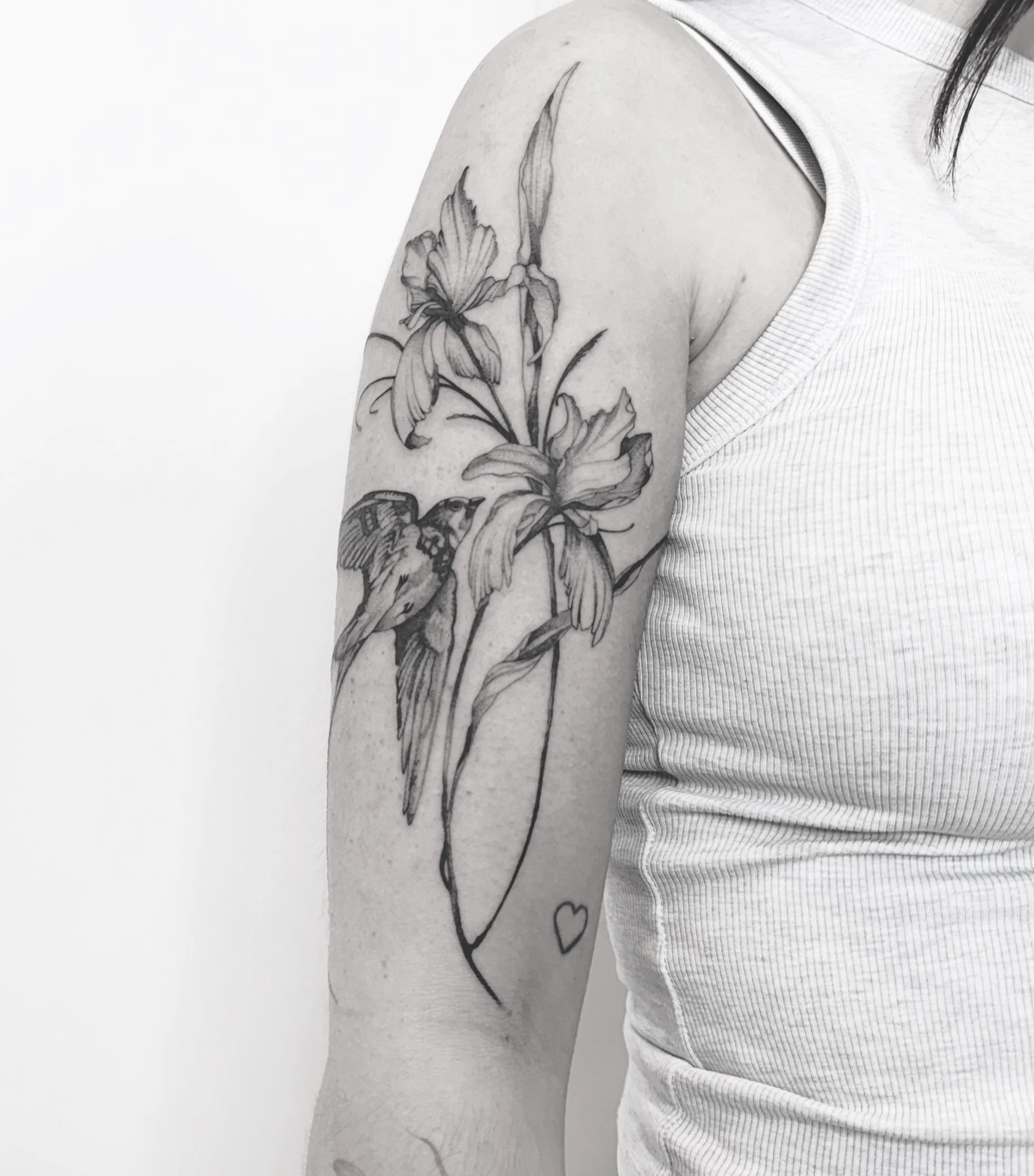 Recent work by Cole - @cole_ryot 

[[Coles diary is currently closed]]

#finelinetattoo #blackworktattoo #blackouttattoo #singleneedletattoo #femaltattooartist
