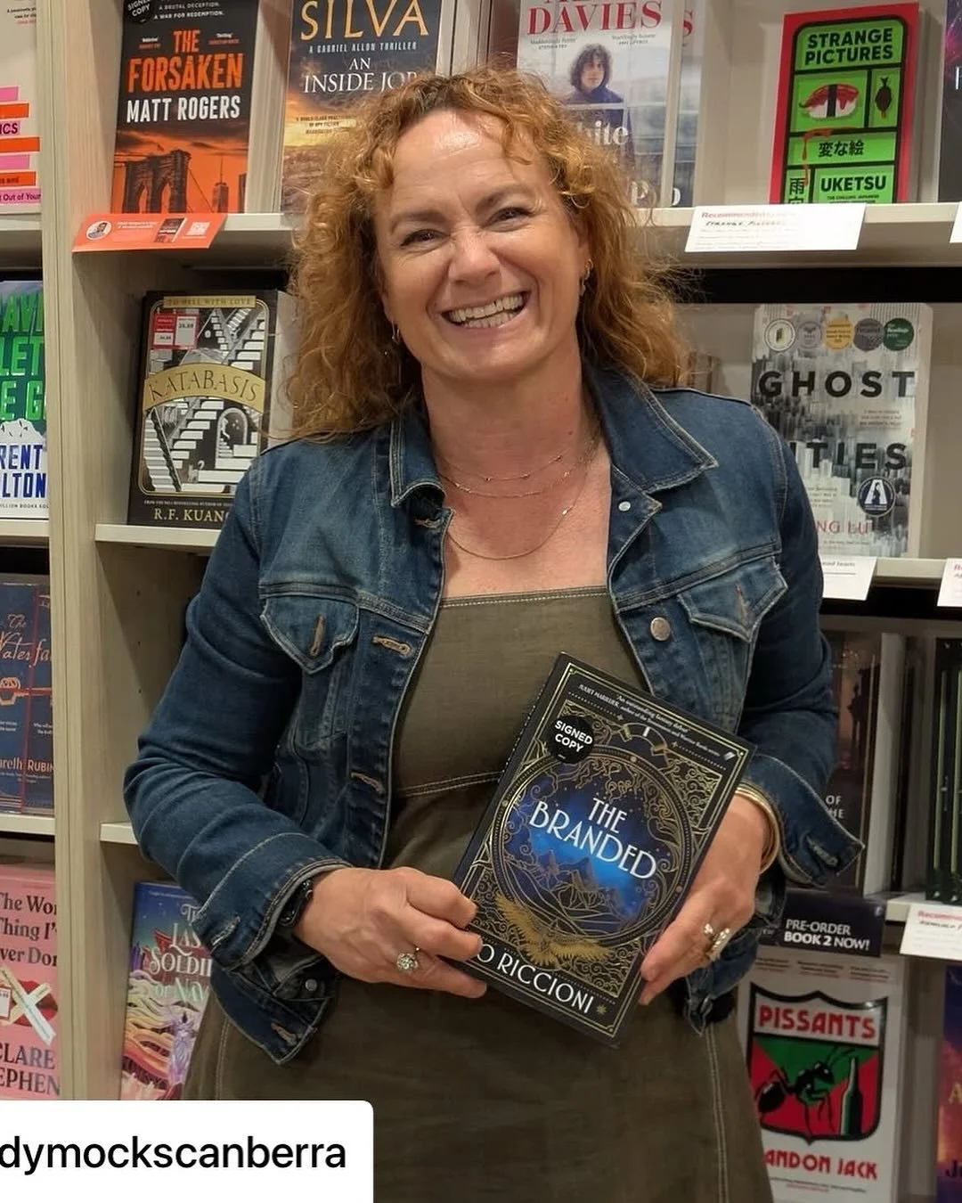 Posted @withregram &bull; @dymockscanberra We had a very welcome surprise visit from Jo Riccioni, author of &lsquo;The Branded&rsquo;. If you like fantasy with a swoon-worthy romance, incredible world building and detailed characters this might just 