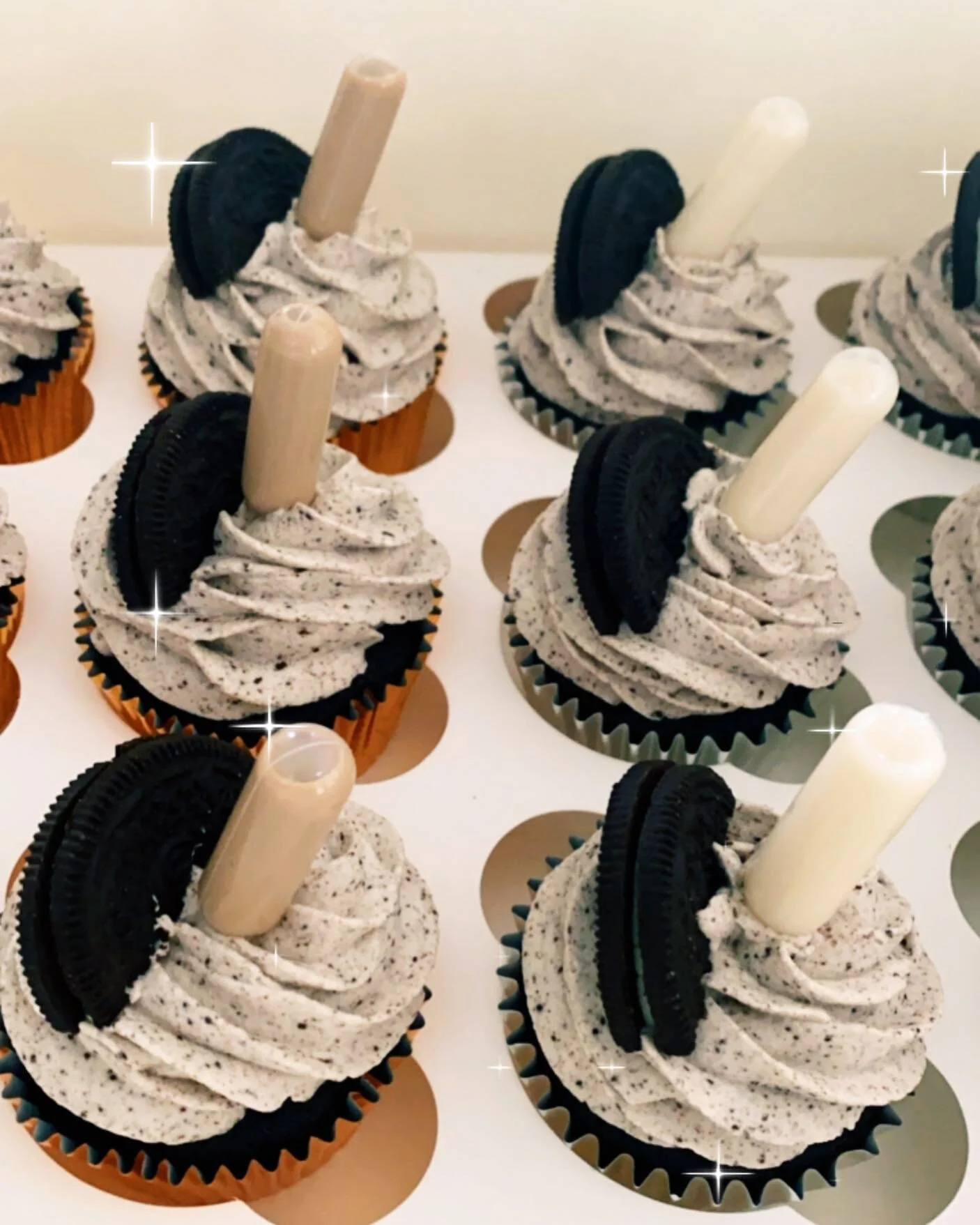 Oreo Cupcakes with a little boozy surprise! 
~
~
~
#heerforsweets #cupcakes #chocolate #oreo #whippedcream #rumchata #baileys #espresso #boozy #alcohol #dessert #sweets #pastrychef