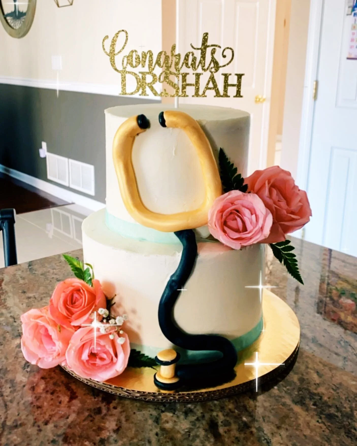 Congrats Dr.Shah! 
~
~
~
#heerforsweets #cake #vanilla #espresso #buttercream #mini #chocolatechips #doctor #stethoscope #flowers #caketopper #peach #teal #gold #sweets #dessert #pastrychef
